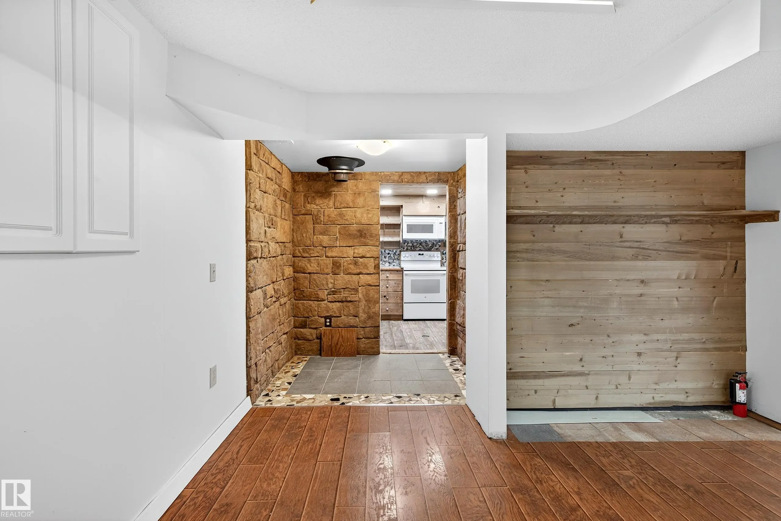 116 CORINTHIA Drive