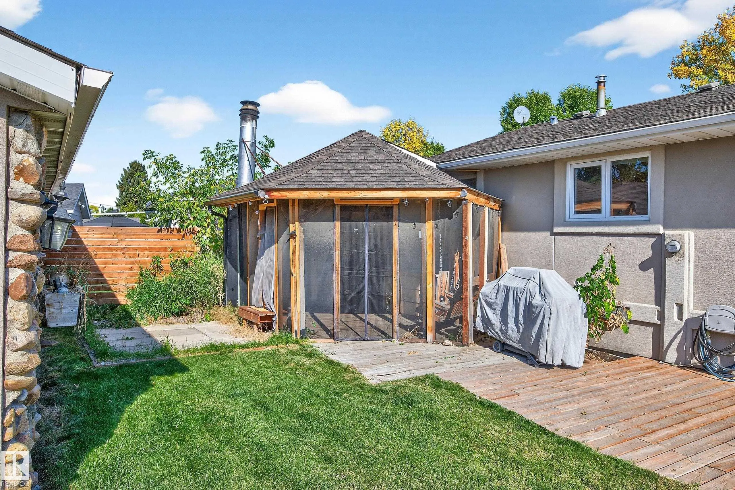 116 CORINTHIA Drive