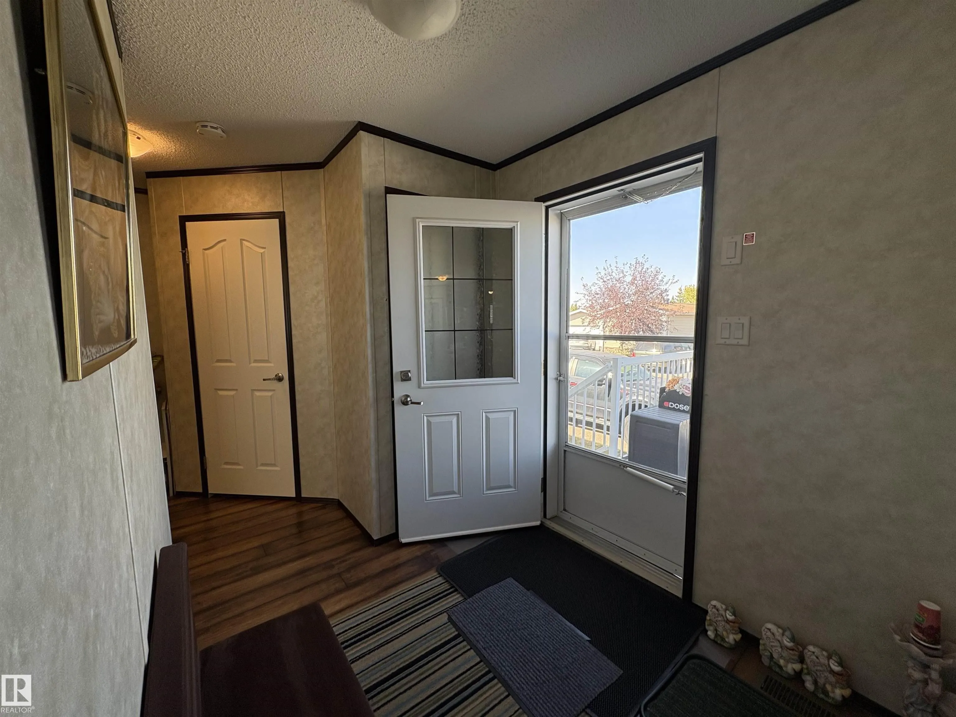 419 Oak Ridge Crescent