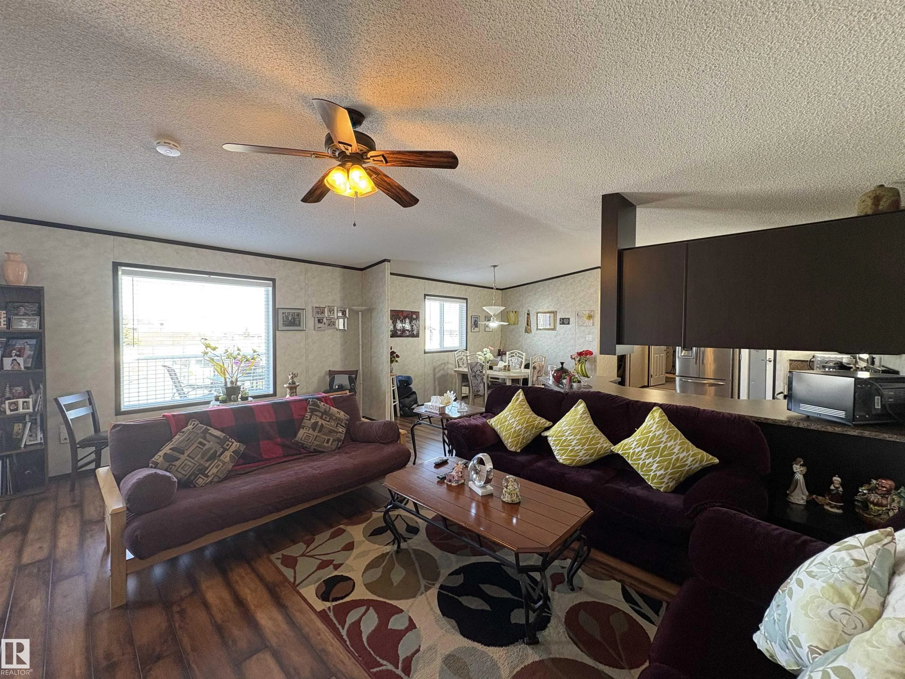 419 Oak Ridge Crescent