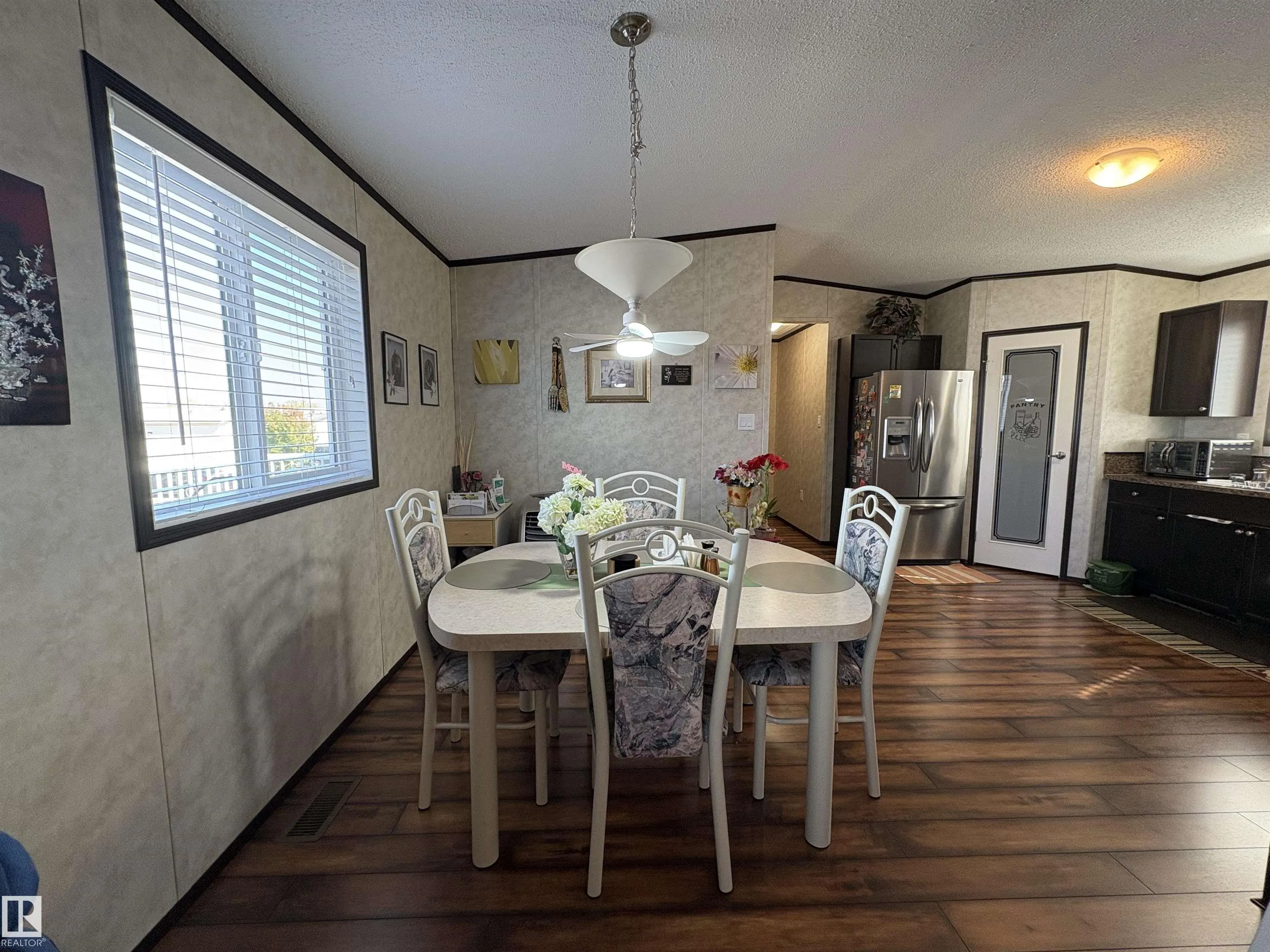 419 Oak Ridge Crescent