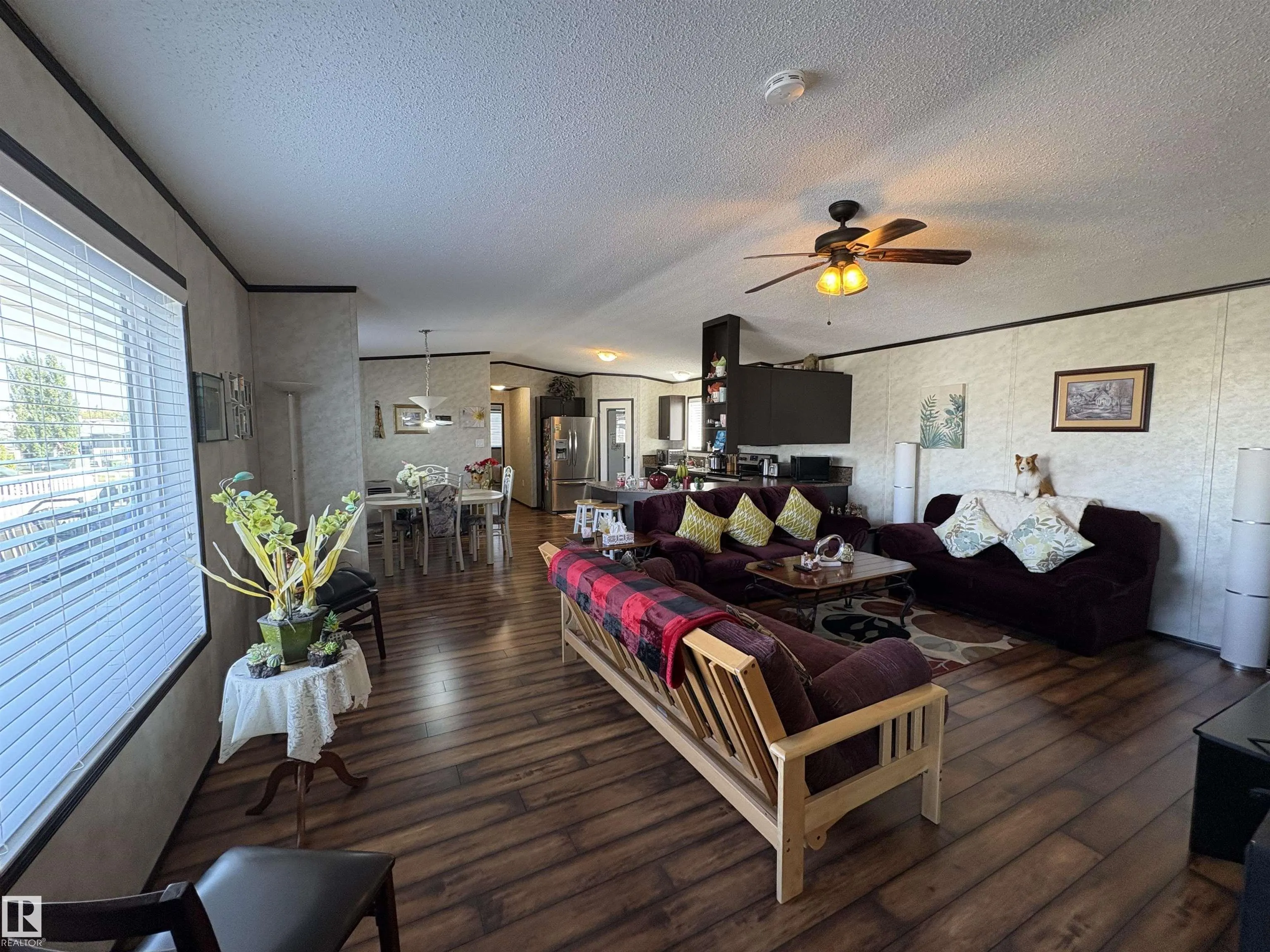 419 Oak Ridge Crescent