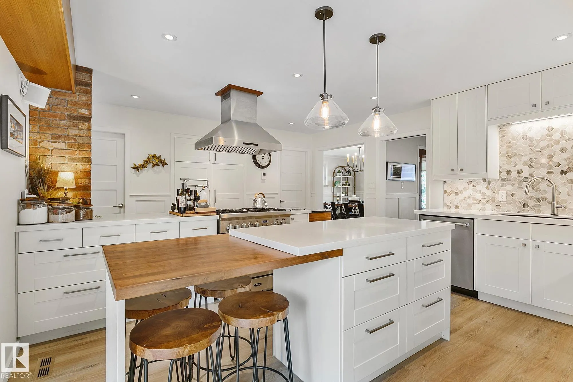 3 QUESNELL Road