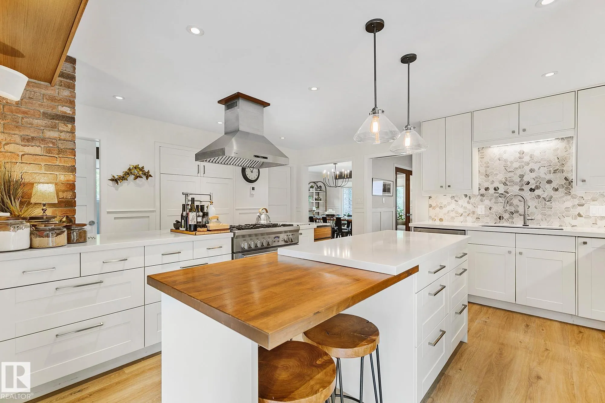 3 QUESNELL Road