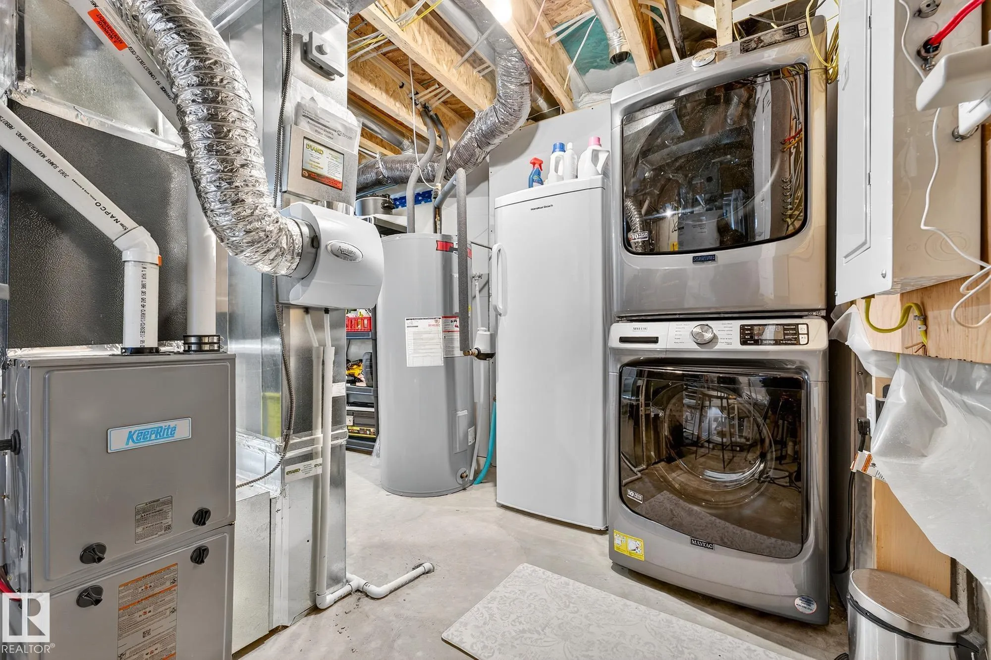 658 BLACK STONE Boulevard