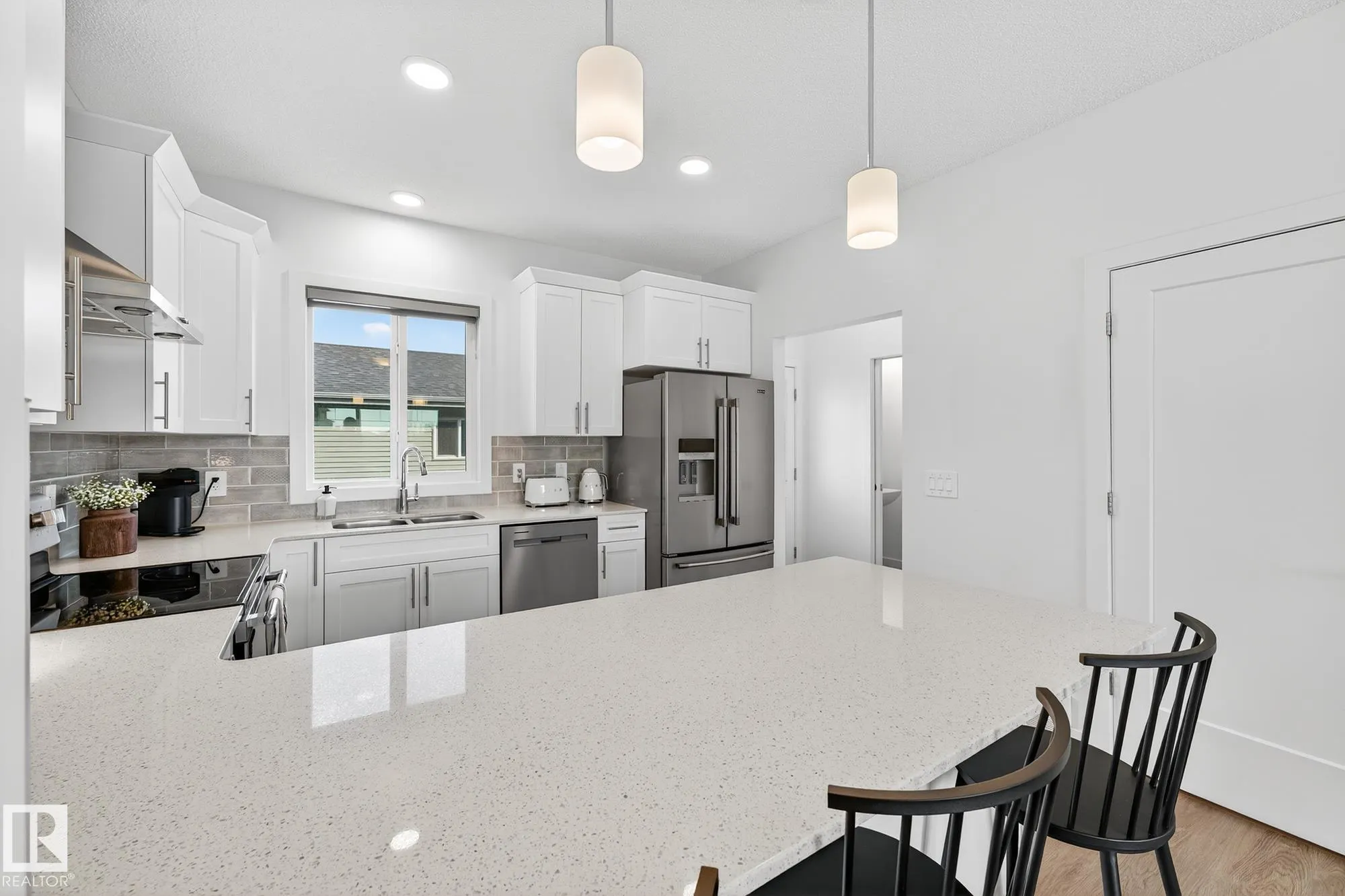 658 BLACK STONE Boulevard