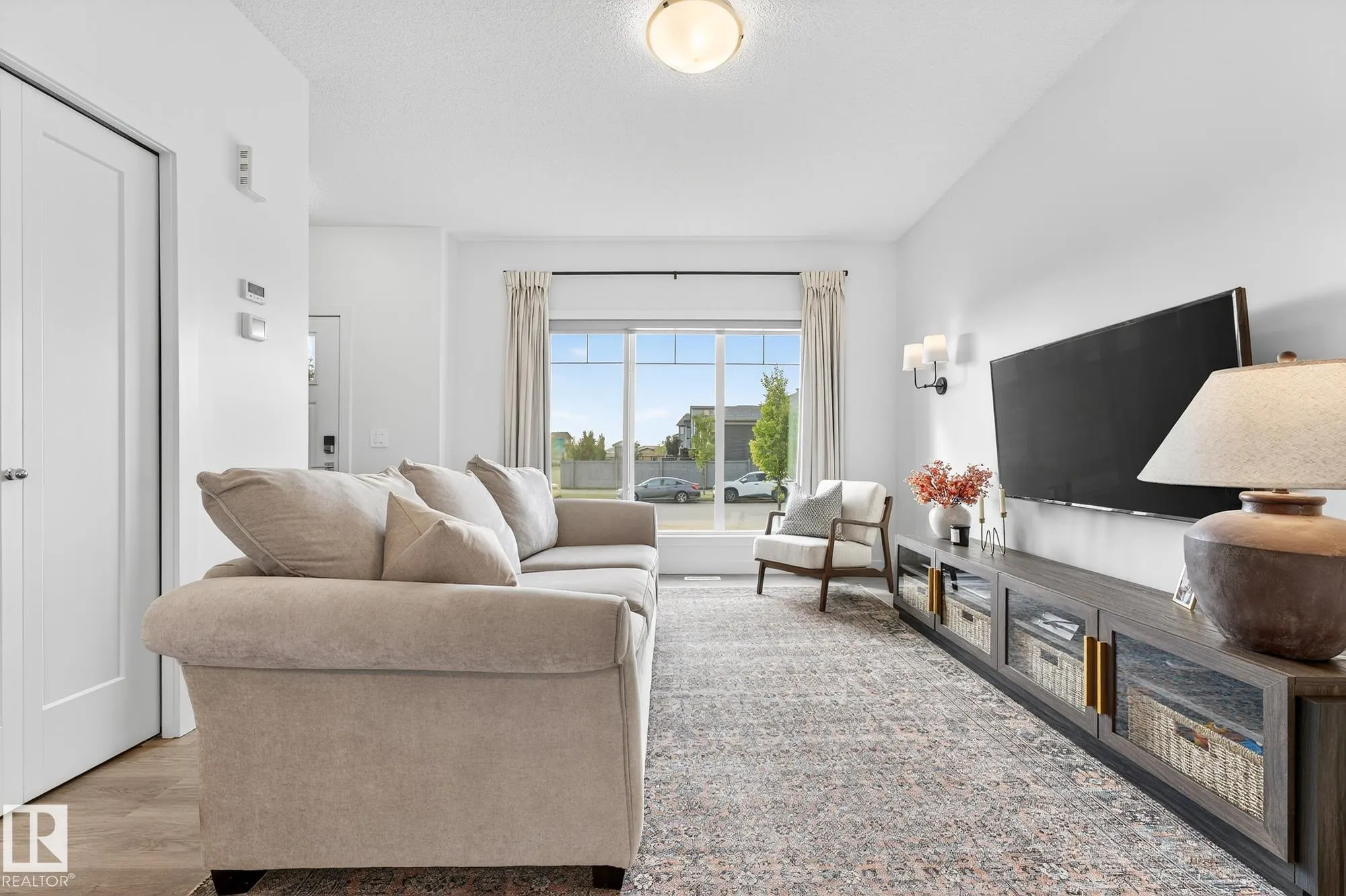 658 BLACK STONE Boulevard