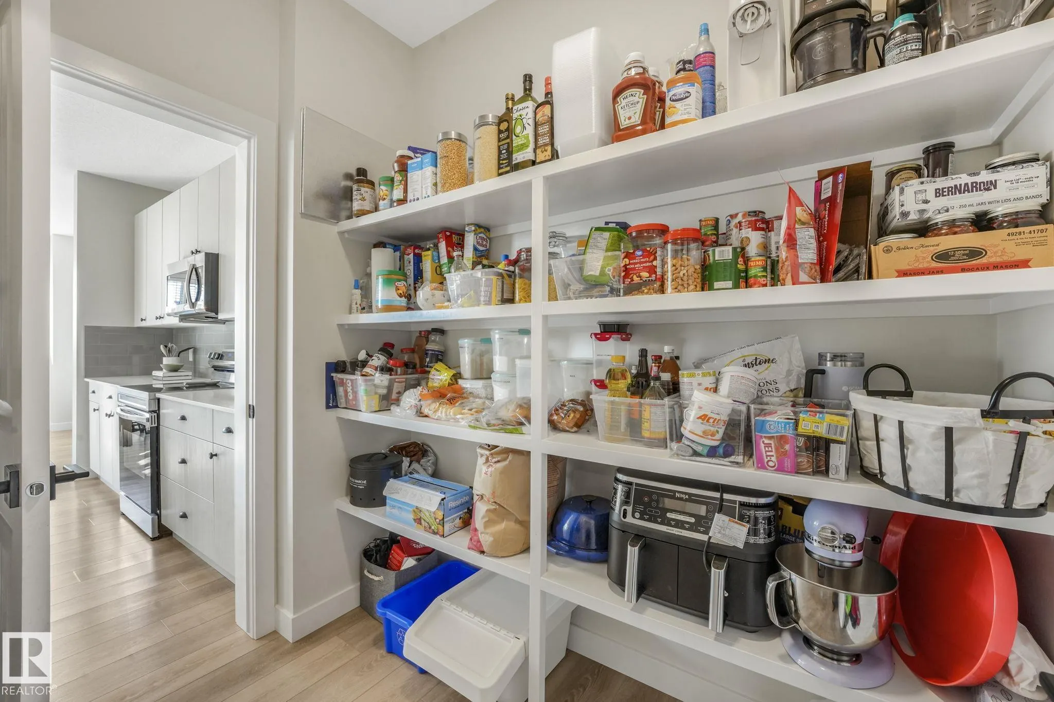 37 SPRINGBROOK Wynd