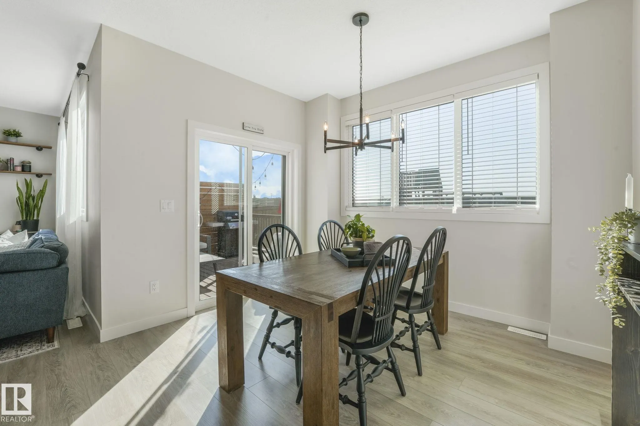 37 SPRINGBROOK Wynd