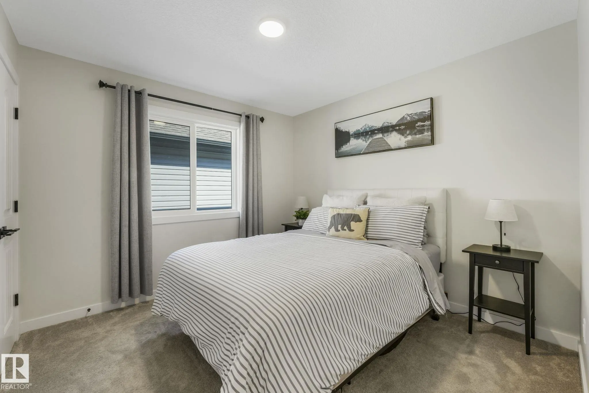 37 SPRINGBROOK Wynd