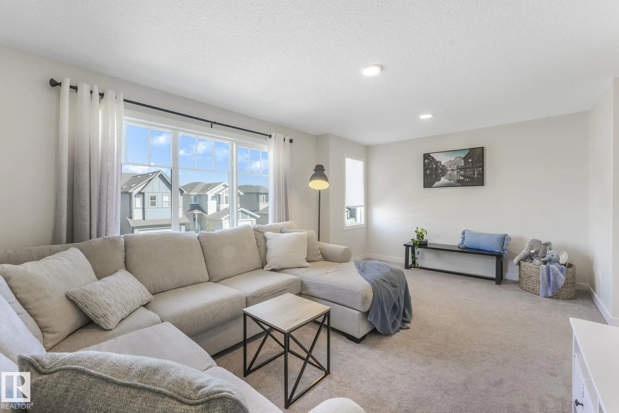 37 SPRINGBROOK Wynd