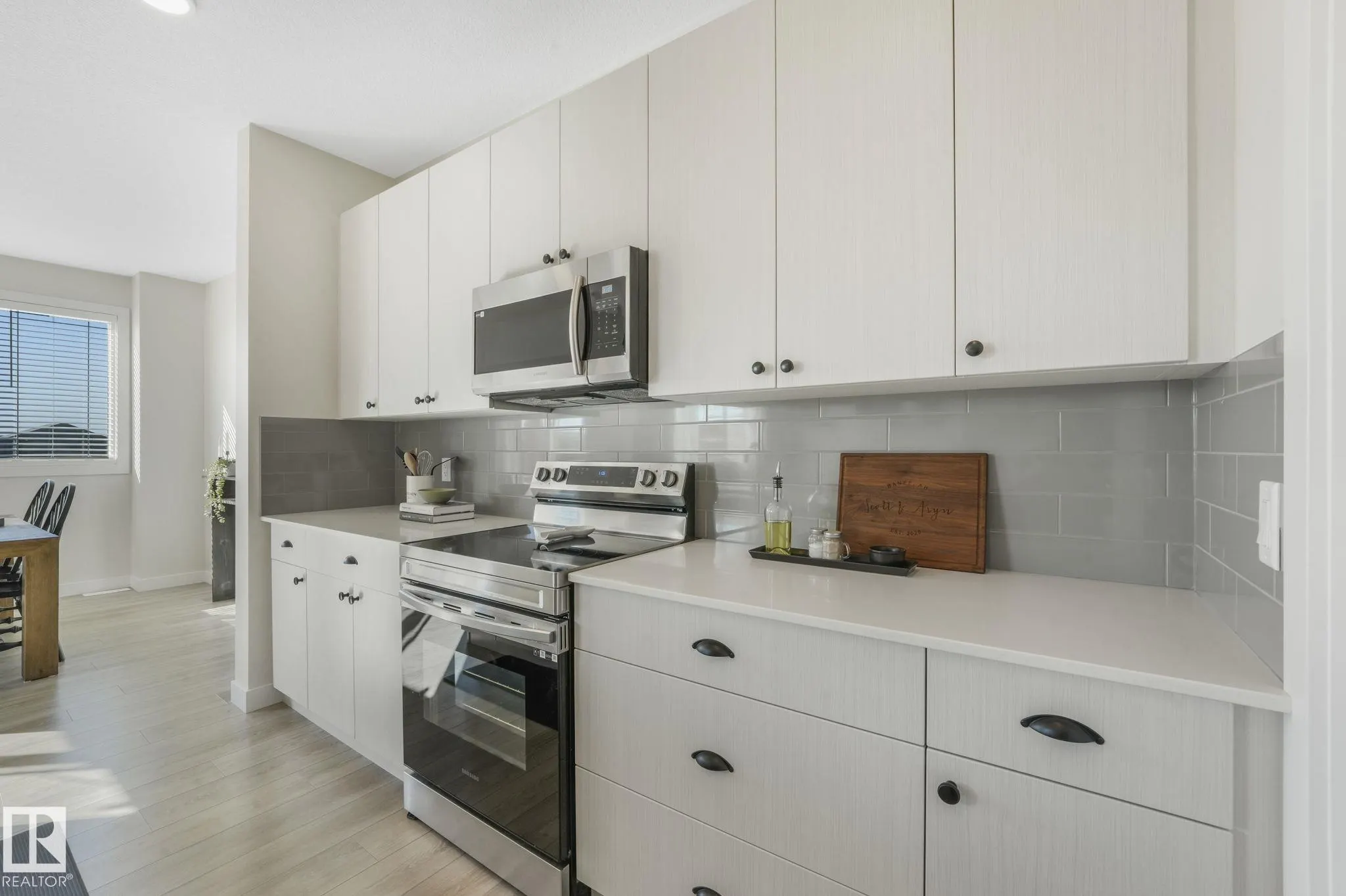 37 SPRINGBROOK Wynd