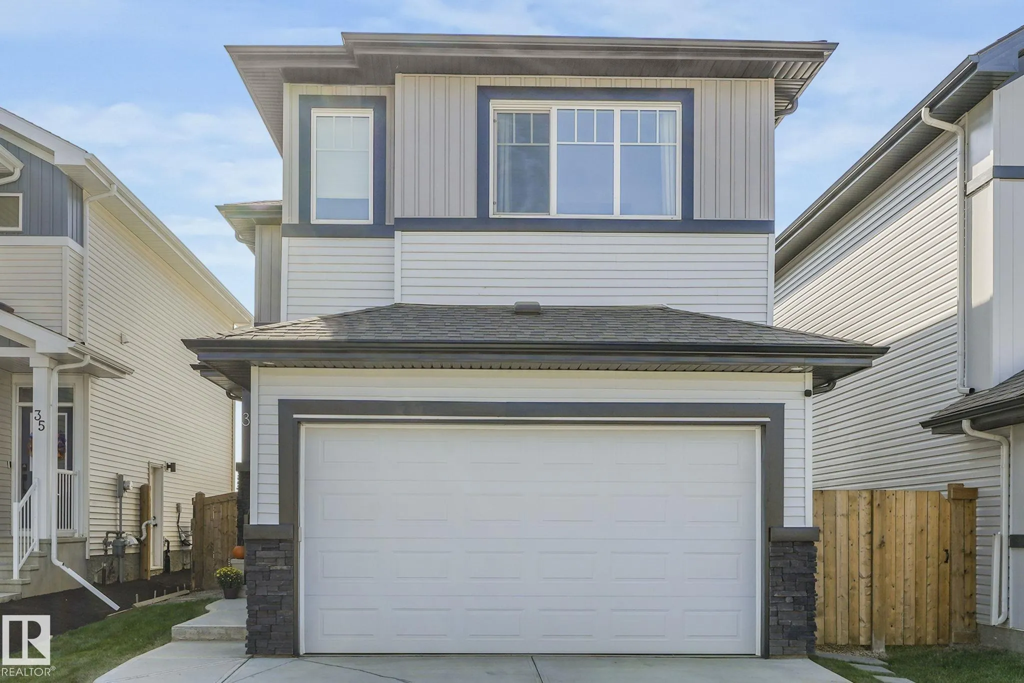 37 SPRINGBROOK Wynd