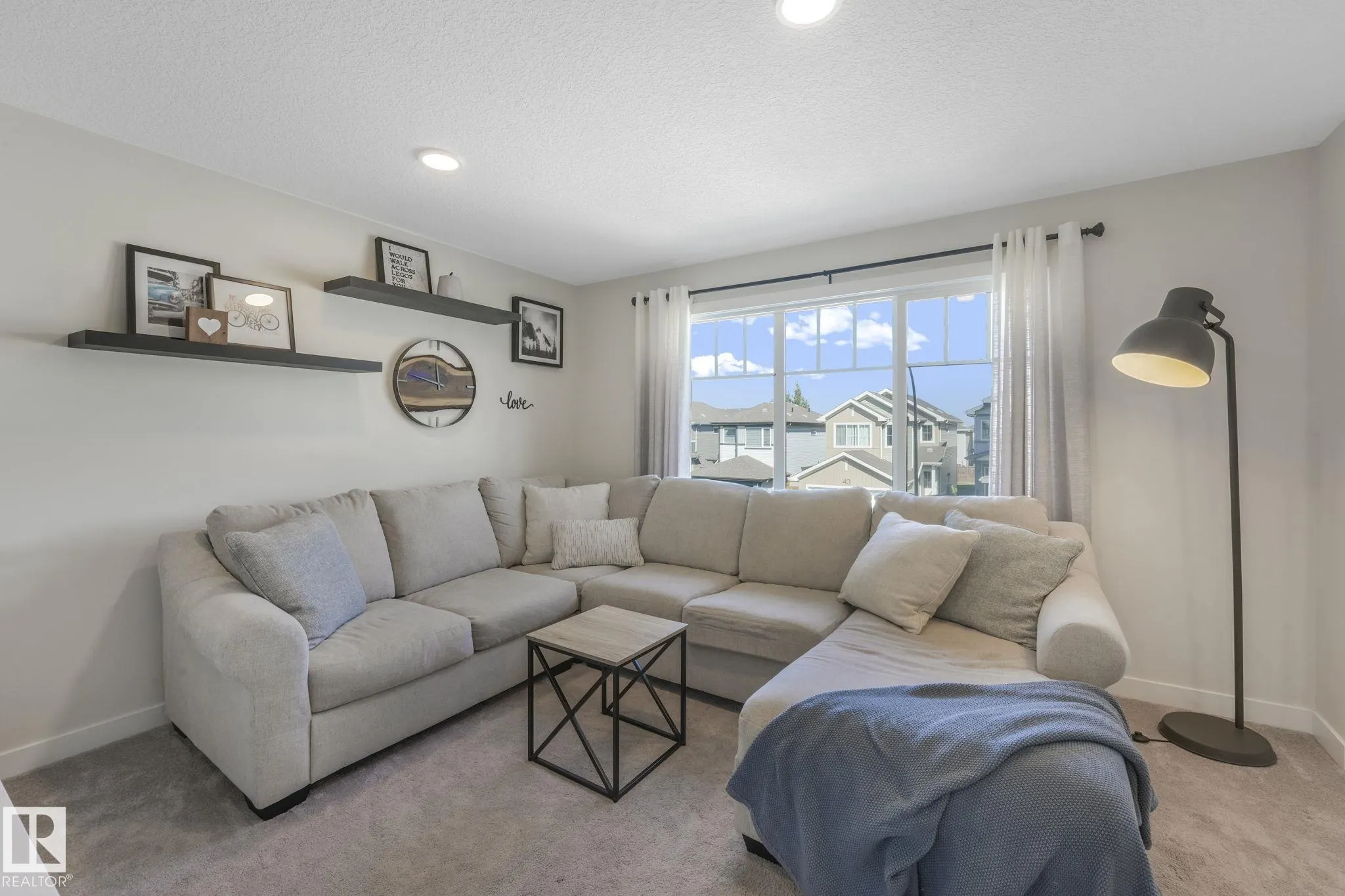 37 SPRINGBROOK Wynd