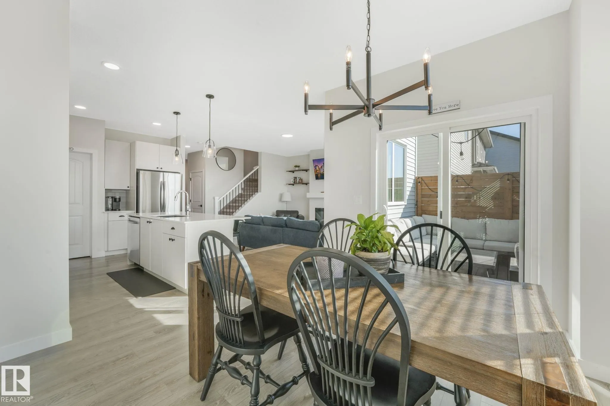37 SPRINGBROOK Wynd