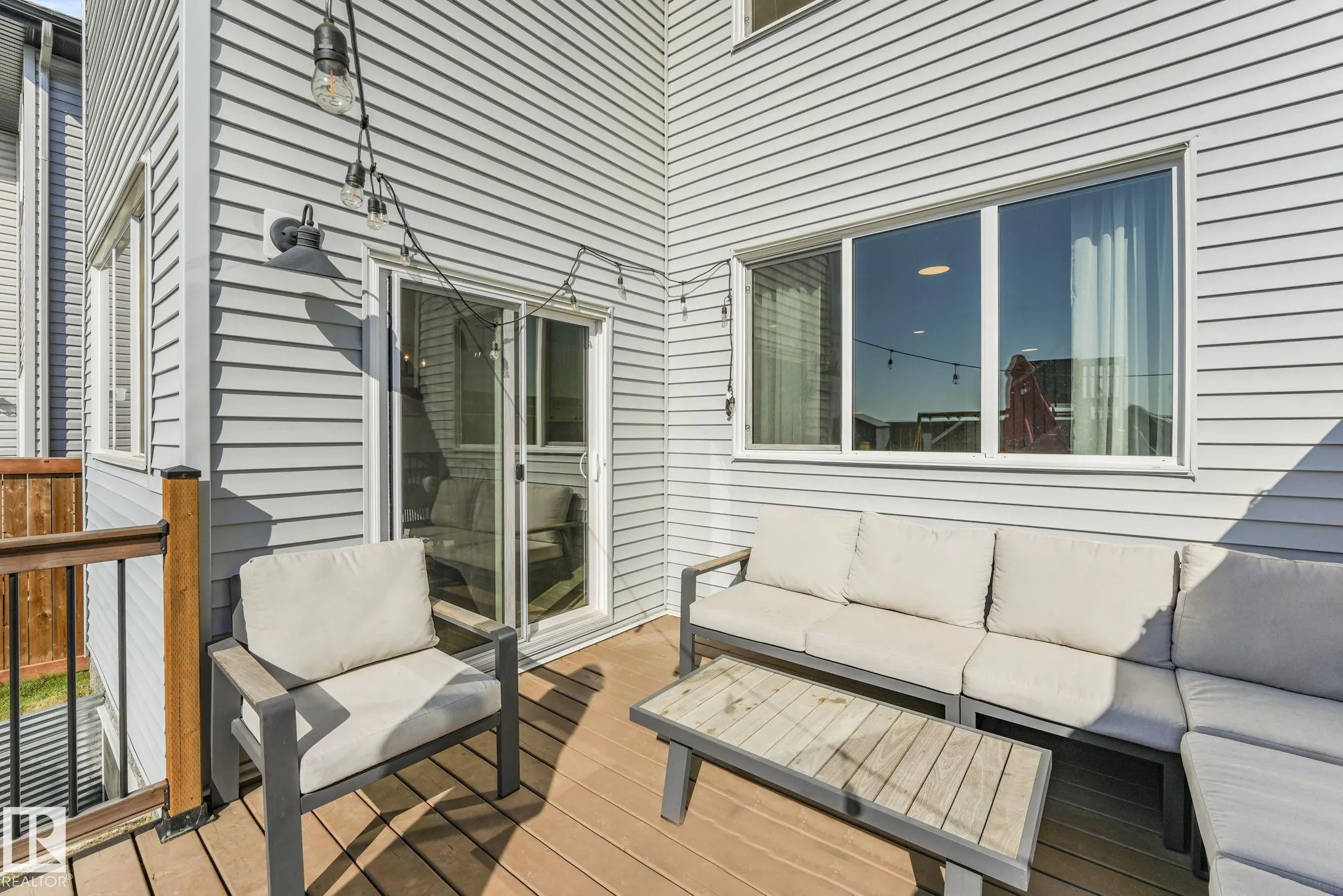 37 SPRINGBROOK Wynd