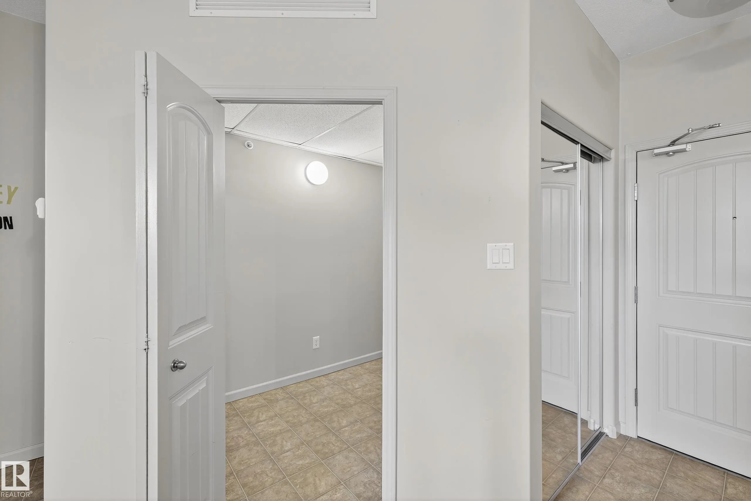 2503 HANNA Crescent