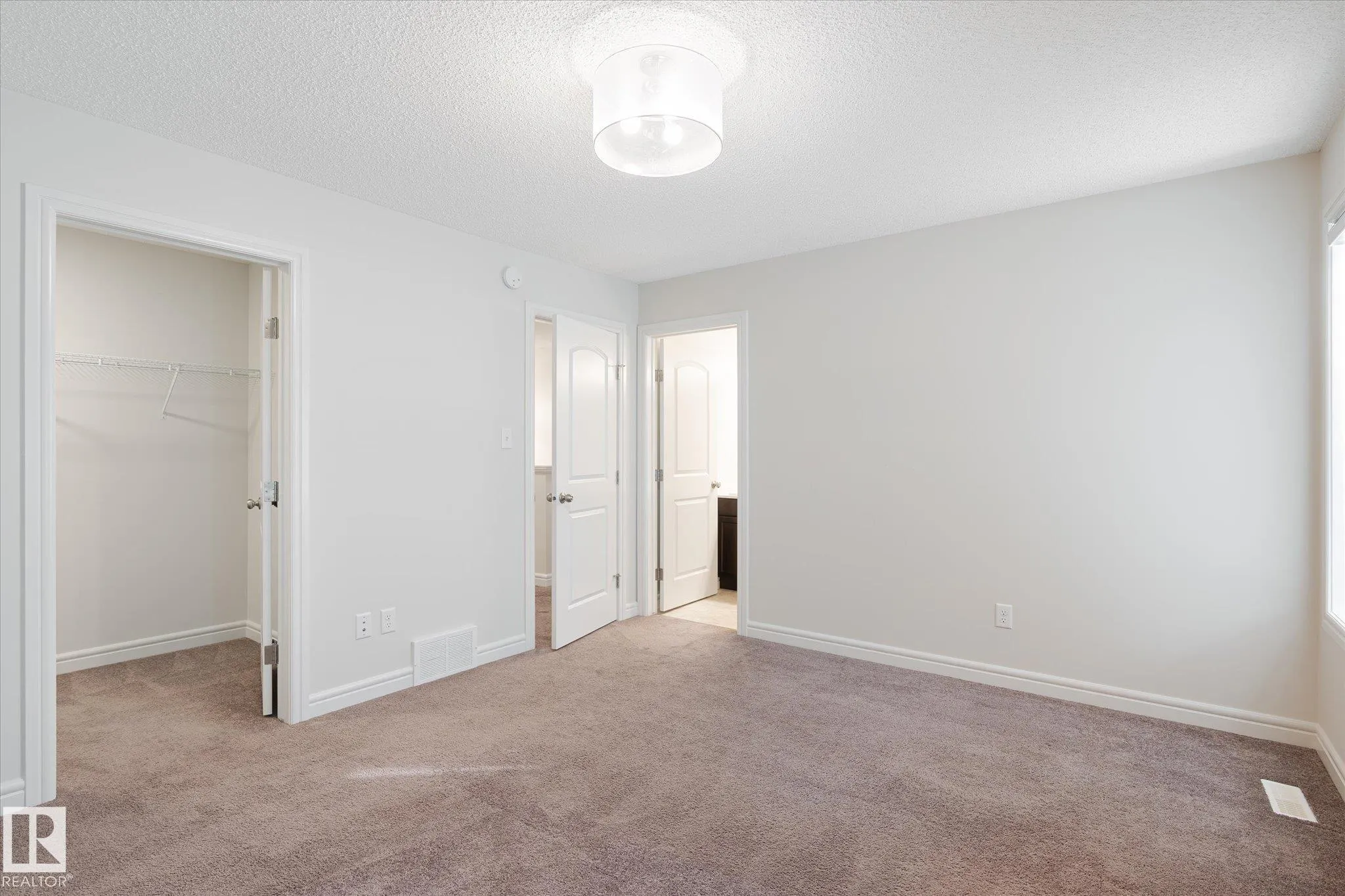 2053 GRAYDON HILL Crescent