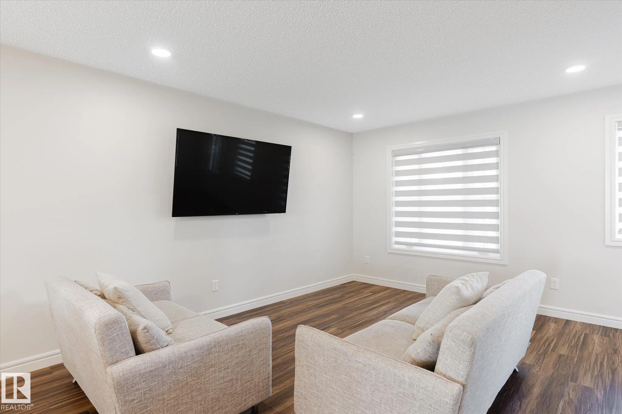 2053 GRAYDON HILL Crescent