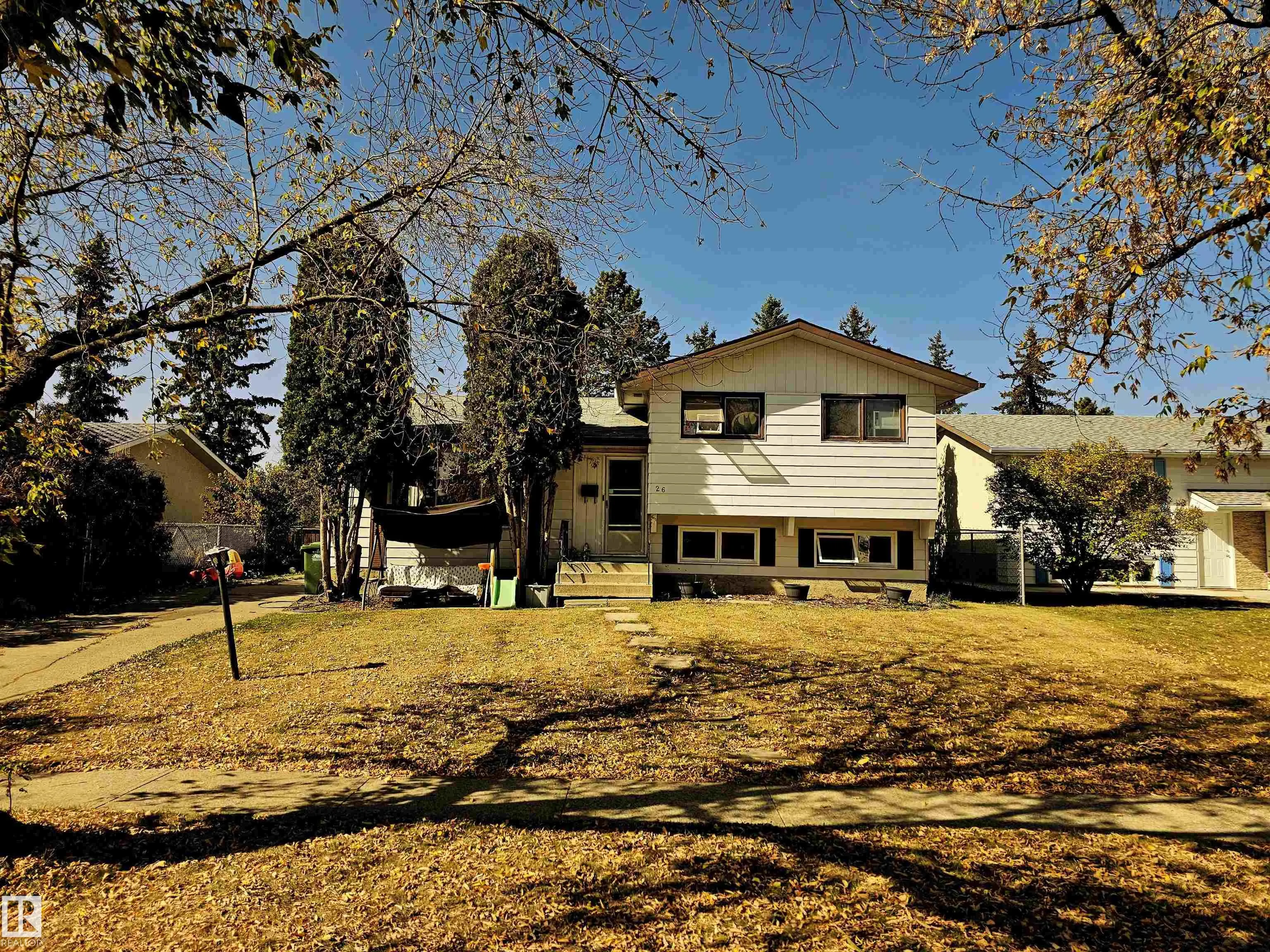 26 ALCOTT Crescent