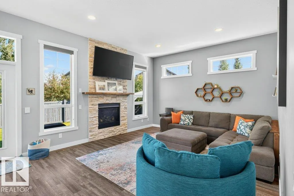 8220 GOURLAY Close