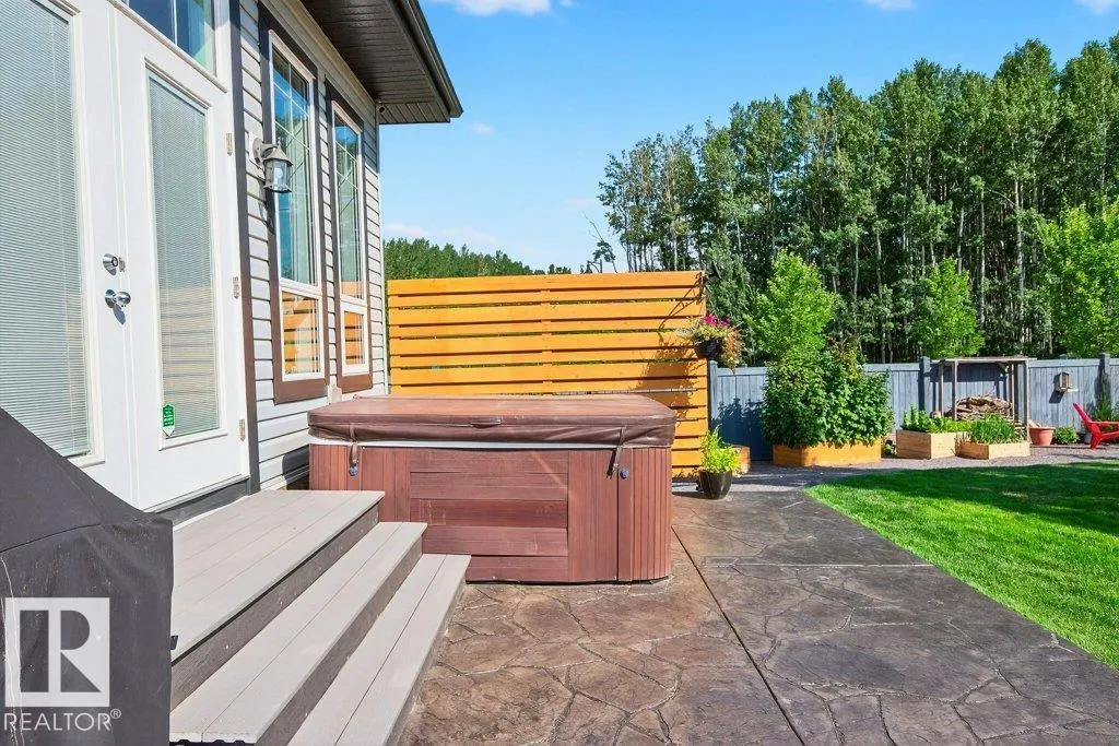 8220 GOURLAY Close