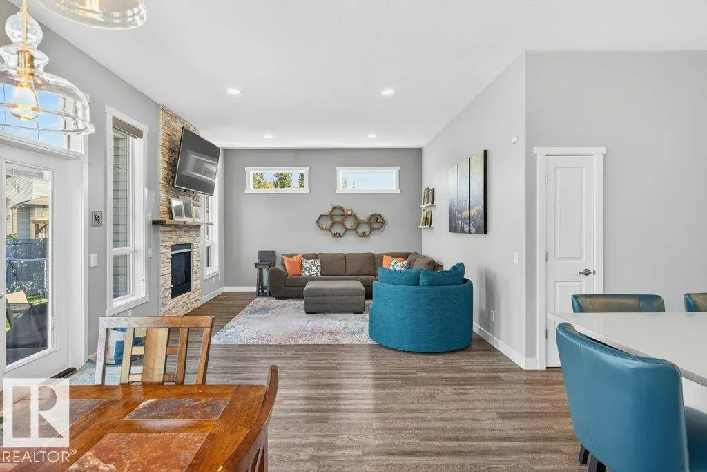 8220 GOURLAY Close