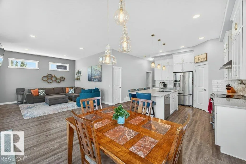 8220 GOURLAY Close