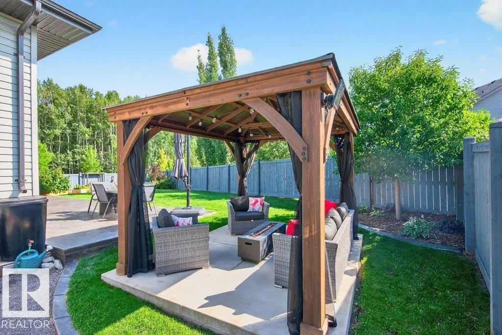 8220 GOURLAY Close
