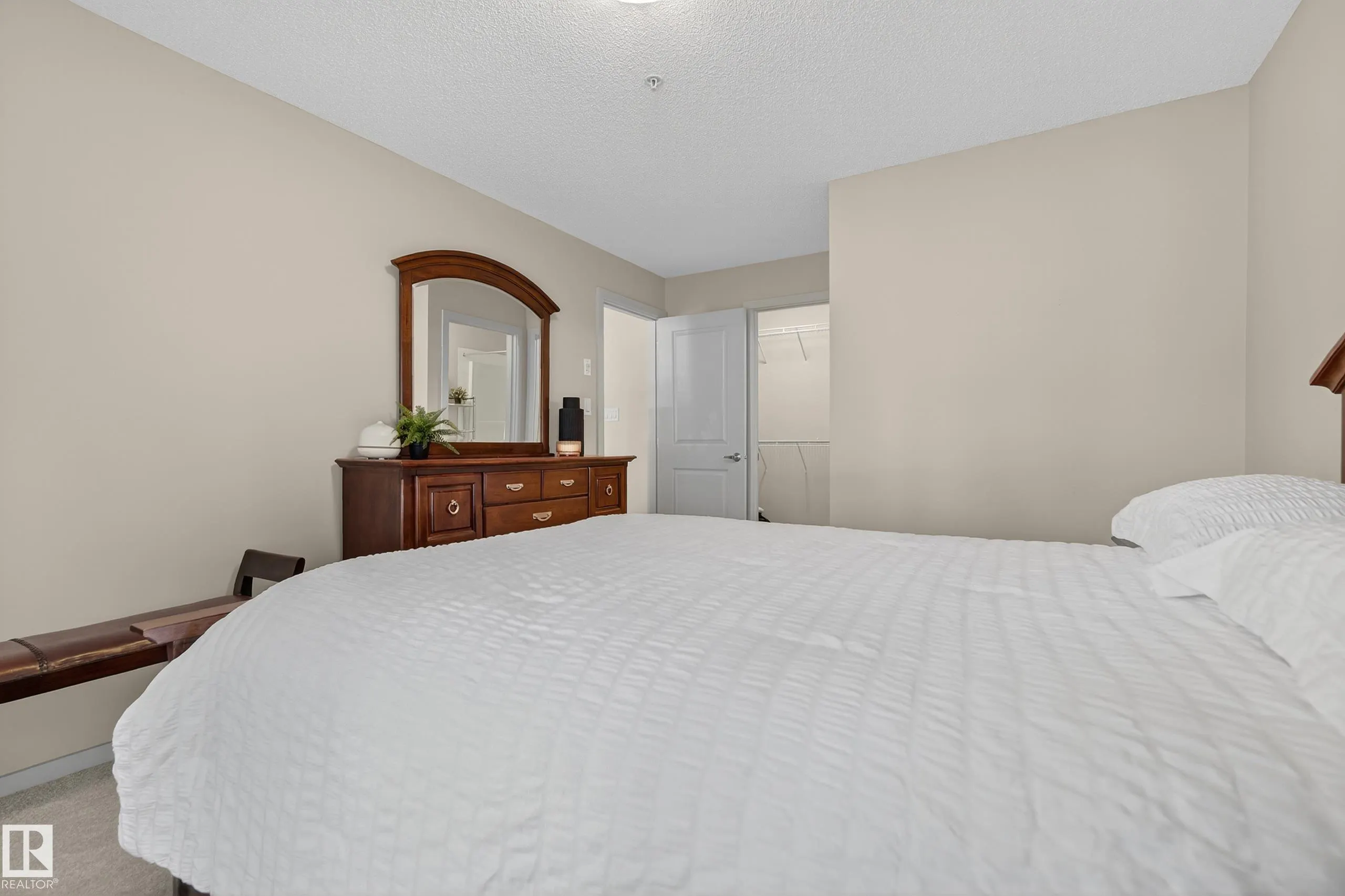 390 WINDERMERE Road