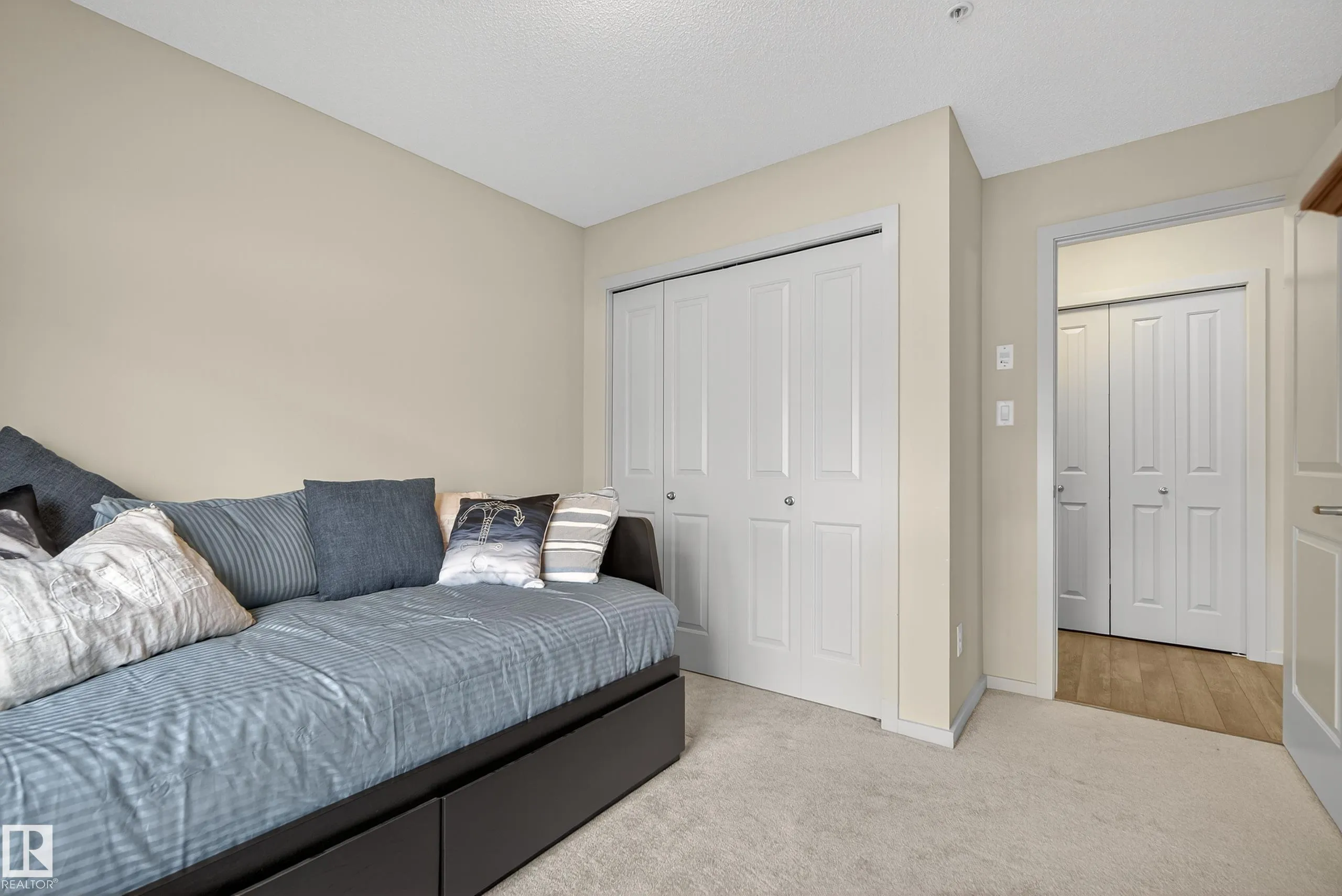 390 WINDERMERE Road