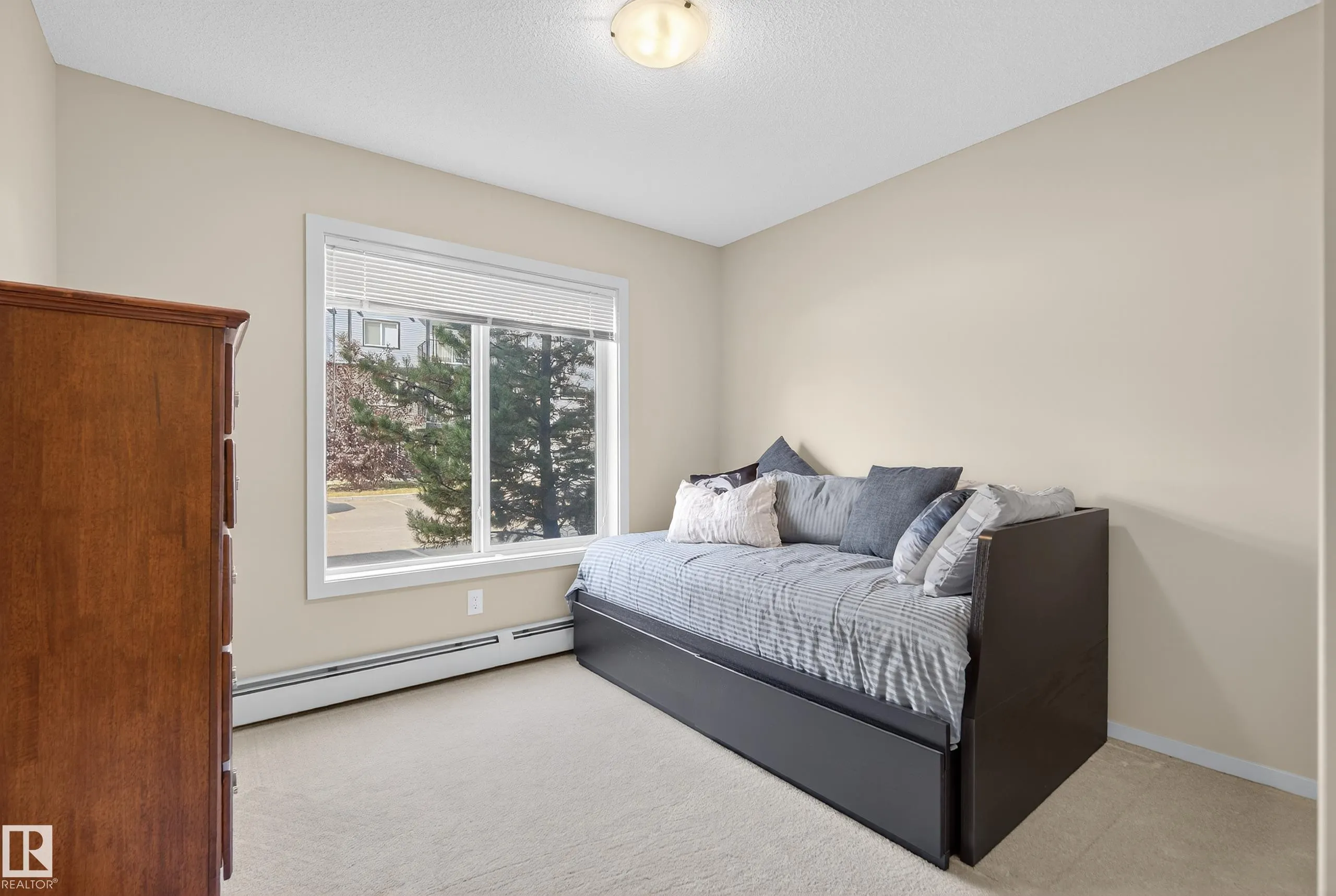 390 WINDERMERE Road