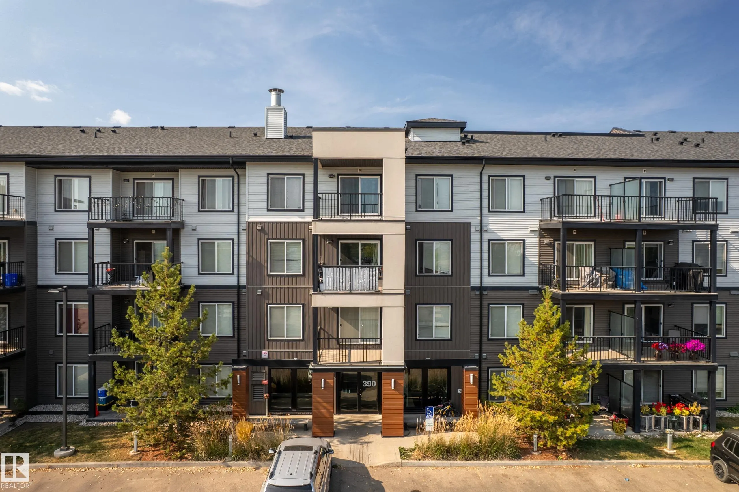 390 WINDERMERE Road