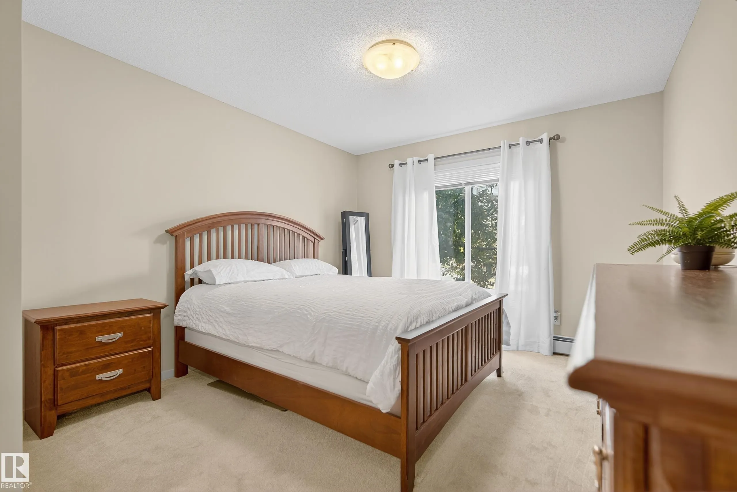 390 WINDERMERE Road