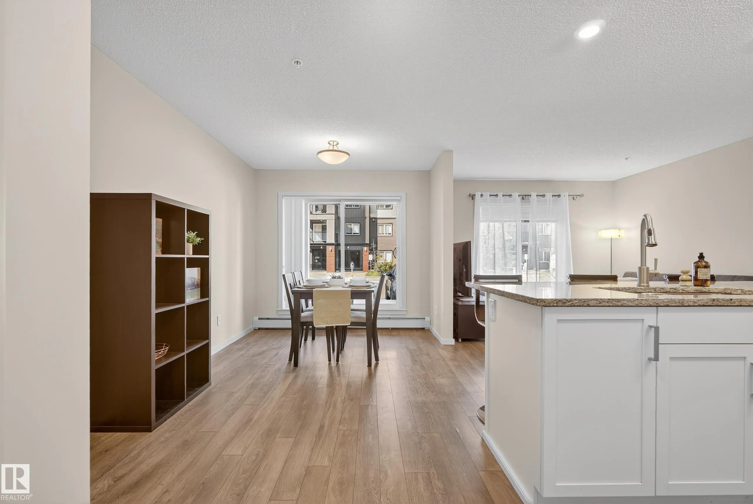 390 WINDERMERE Road