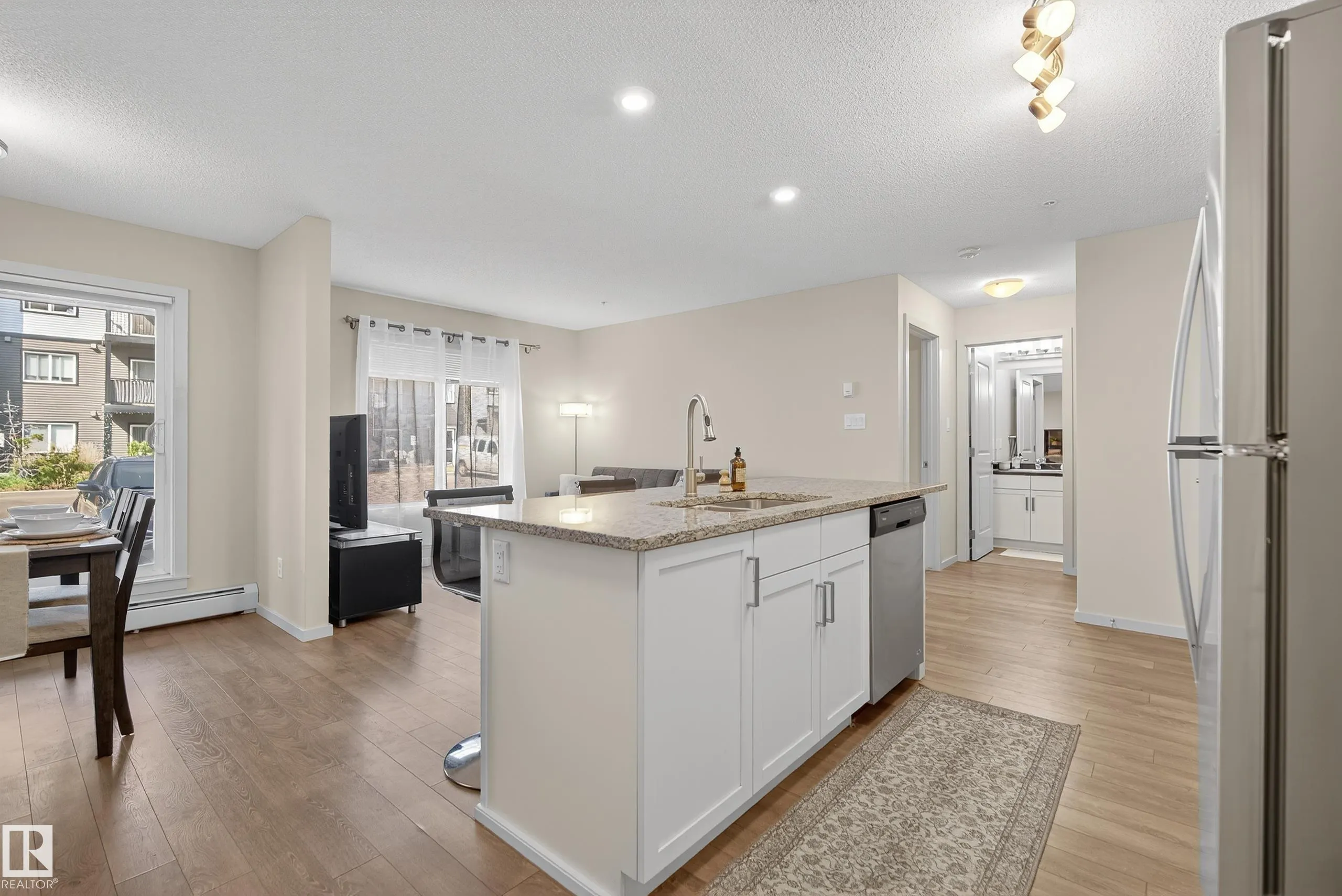 390 WINDERMERE Road