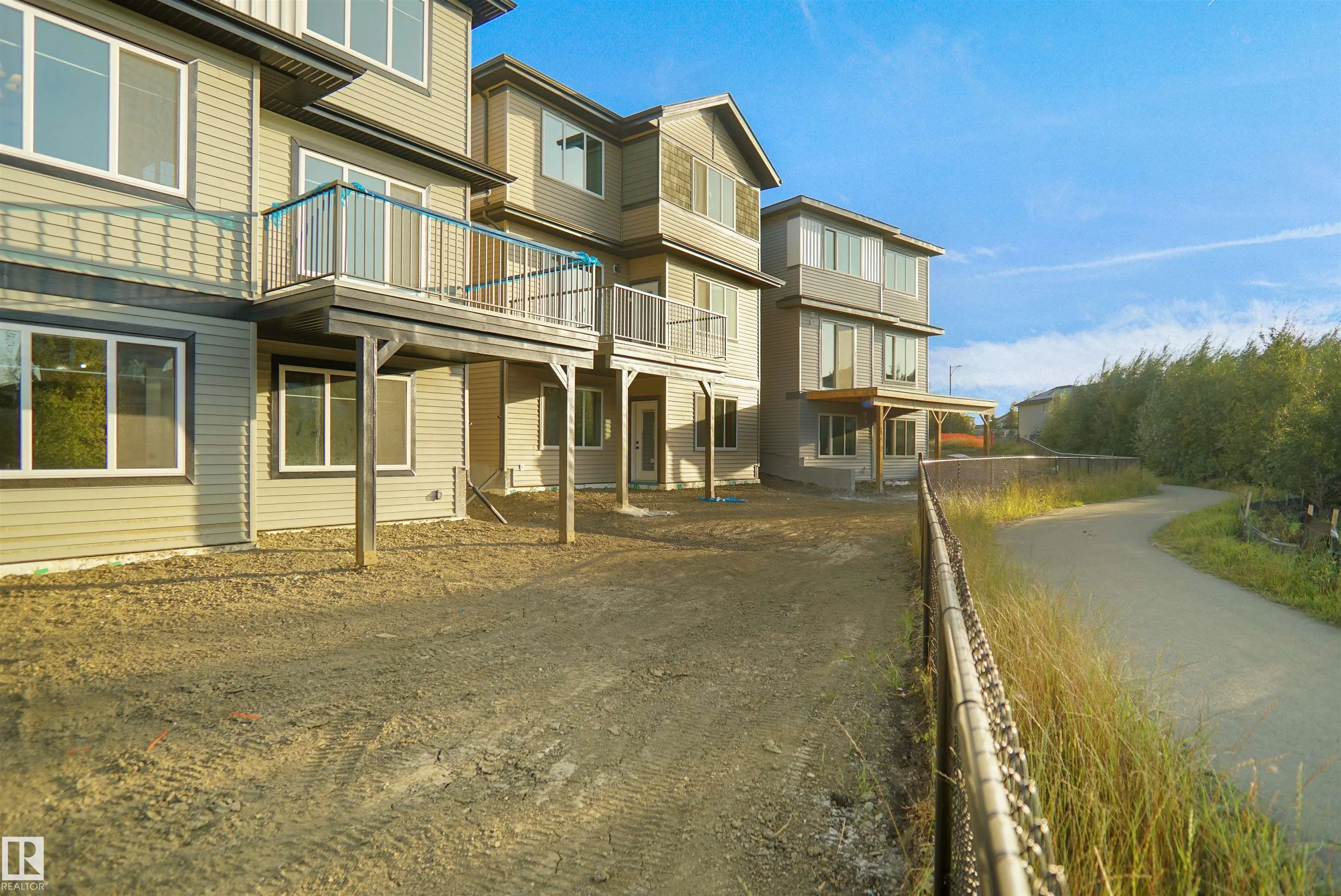 79 MEADOWGROVE LANE