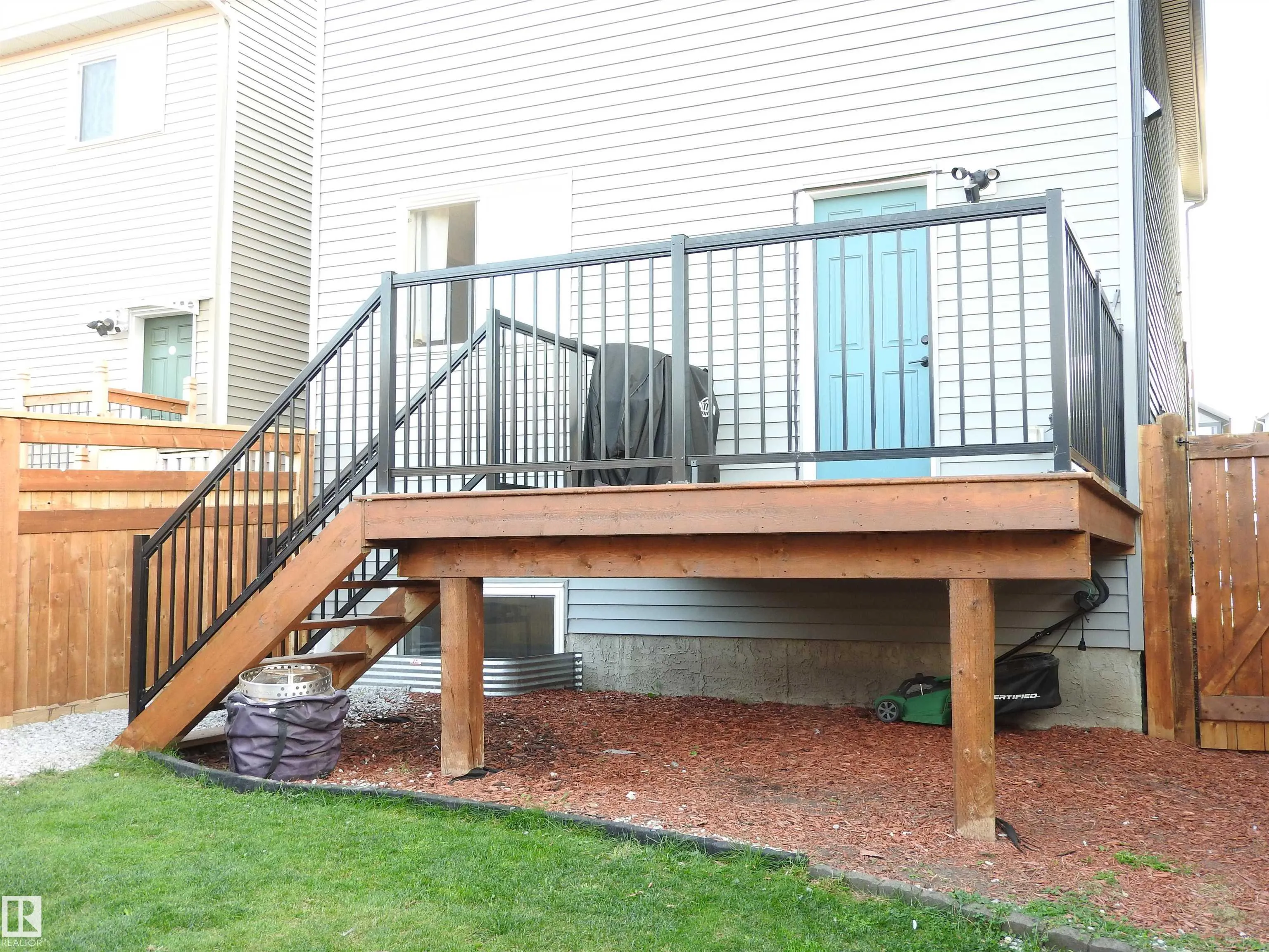 1011 DANIELS Loop