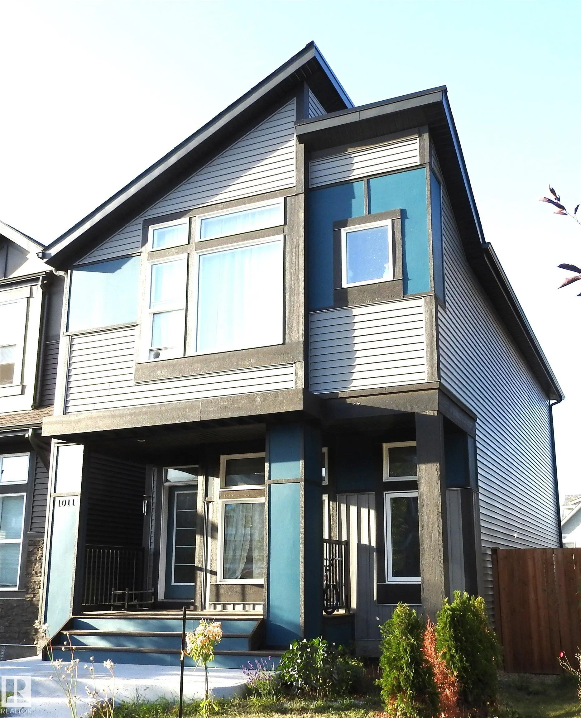 1011 DANIELS Loop