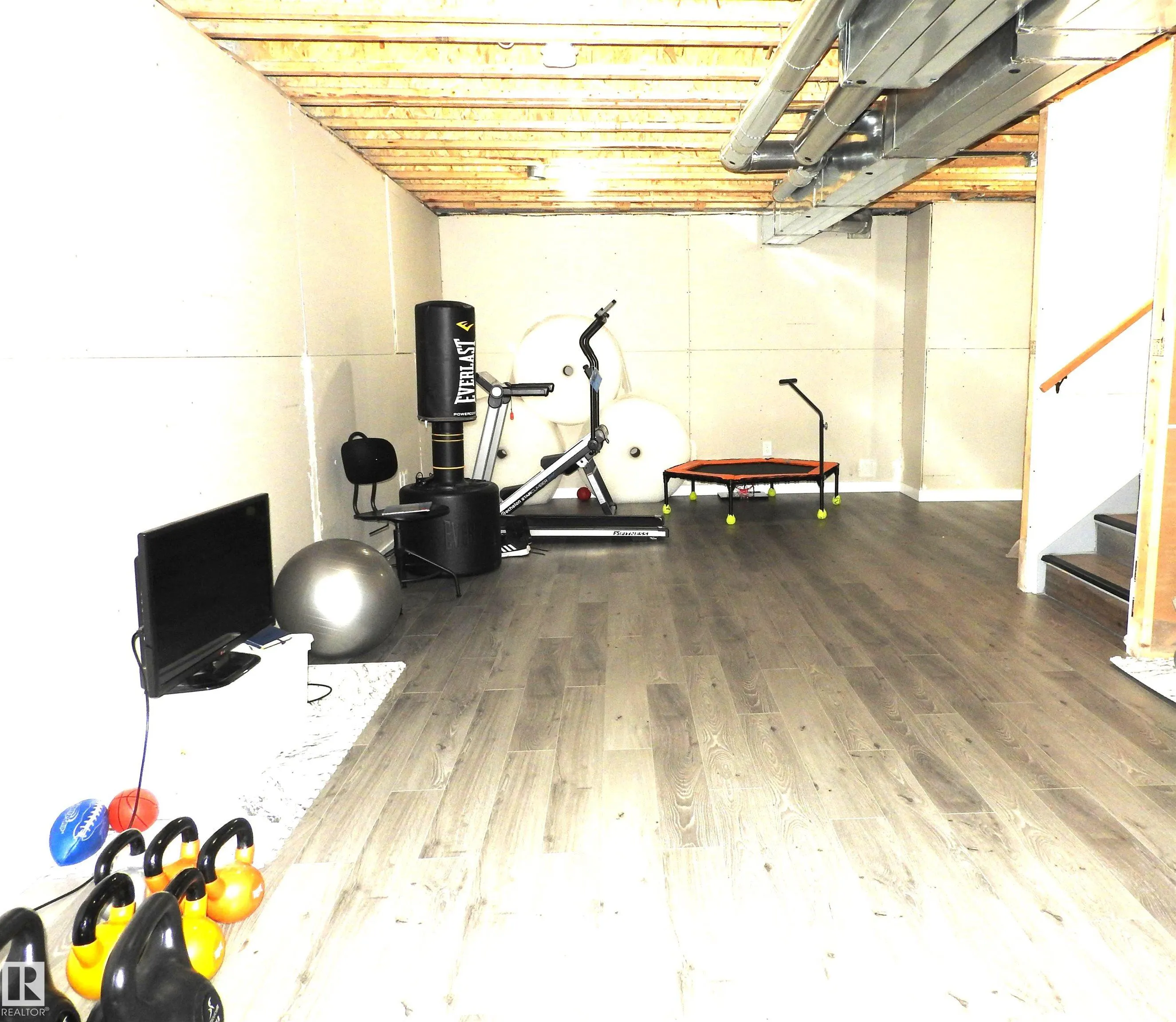 1011 DANIELS Loop