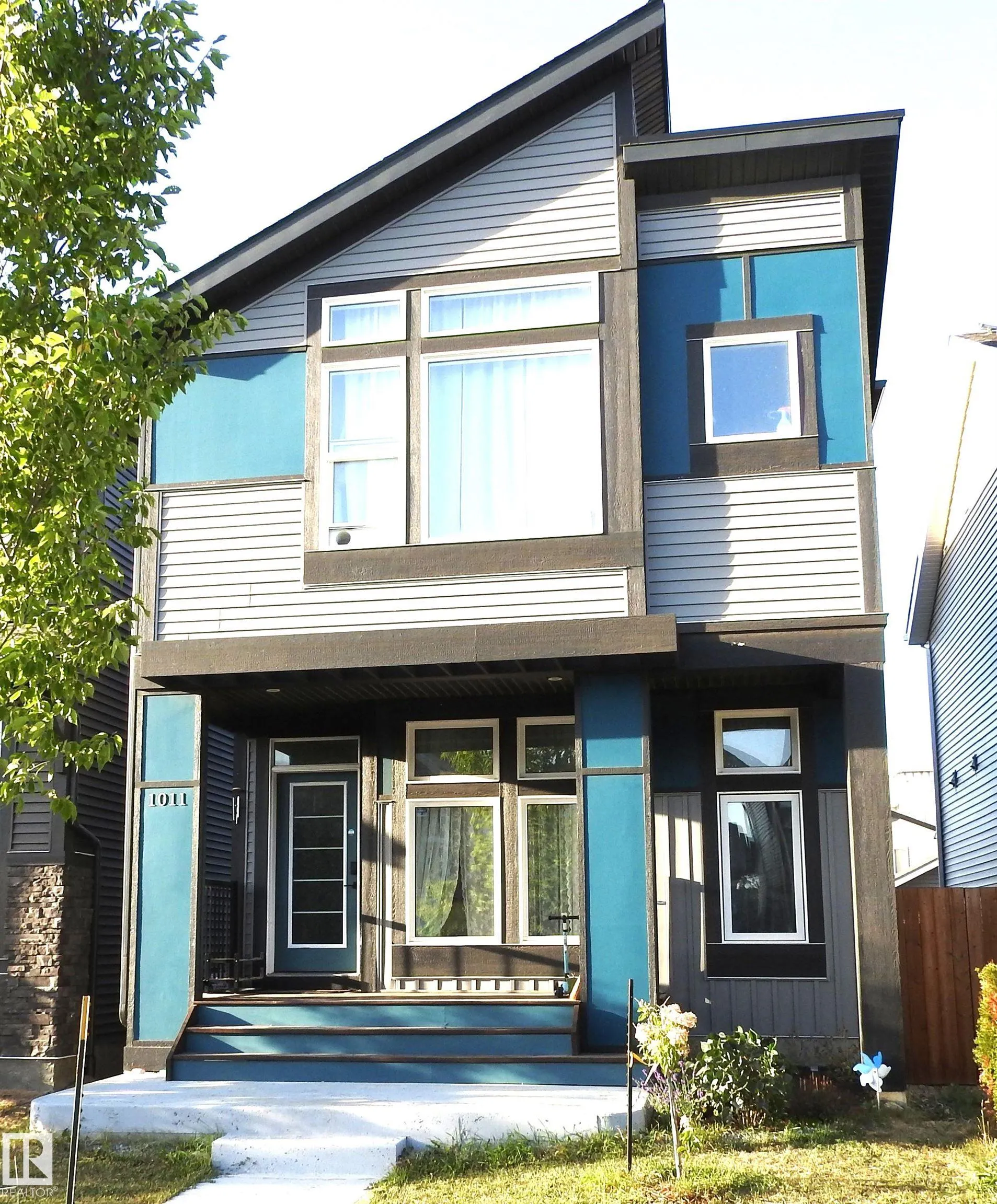 1011 DANIELS Loop