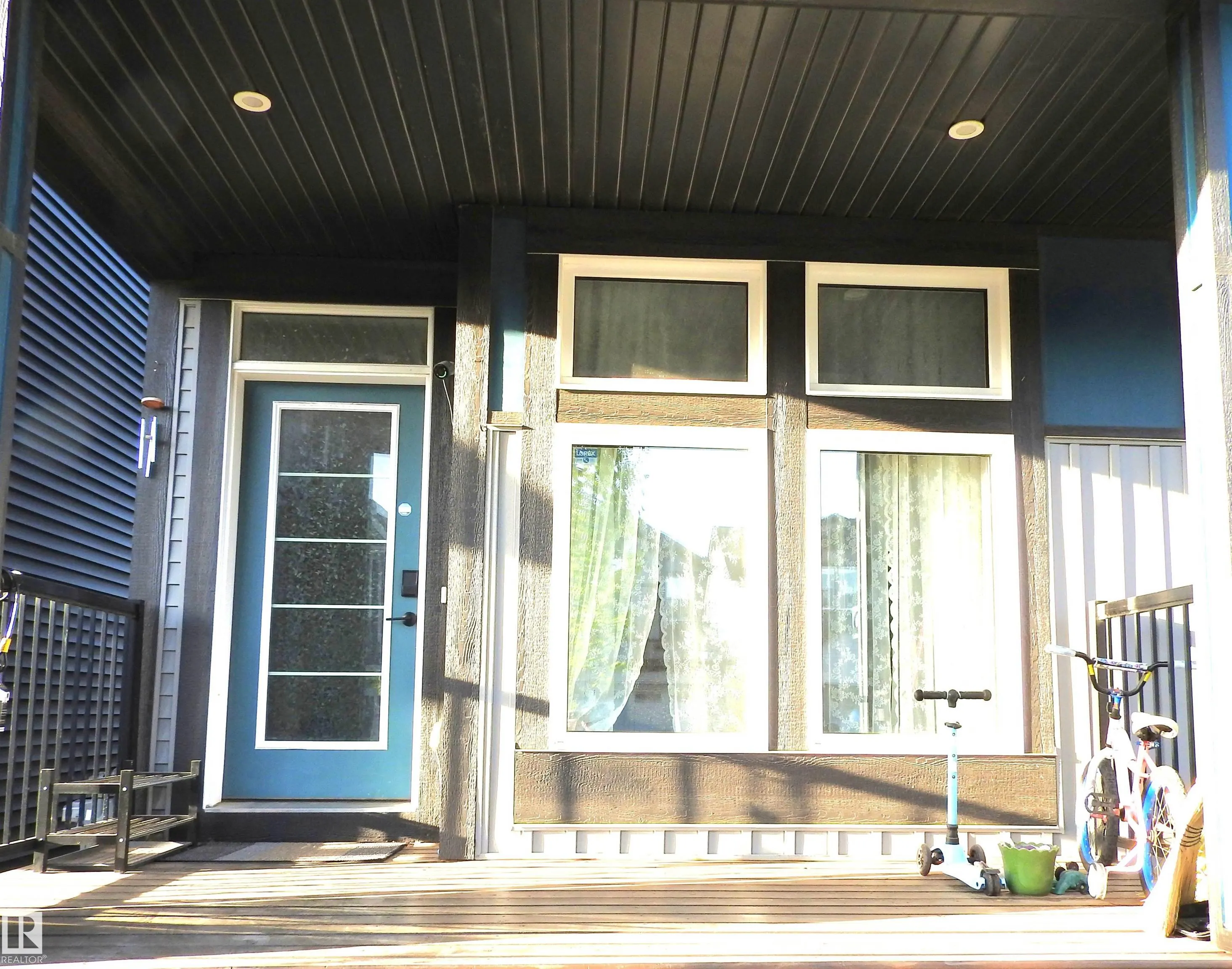 1011 DANIELS Loop