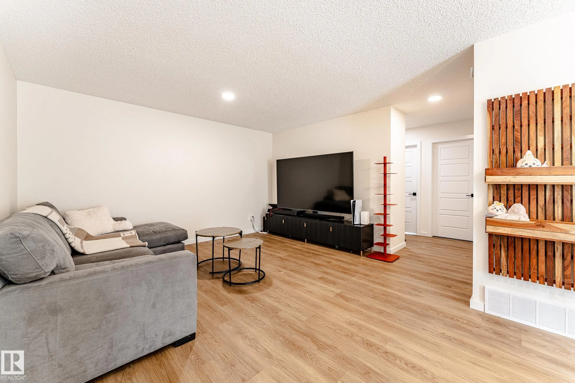 2684 DONAGHEY CRESCENT