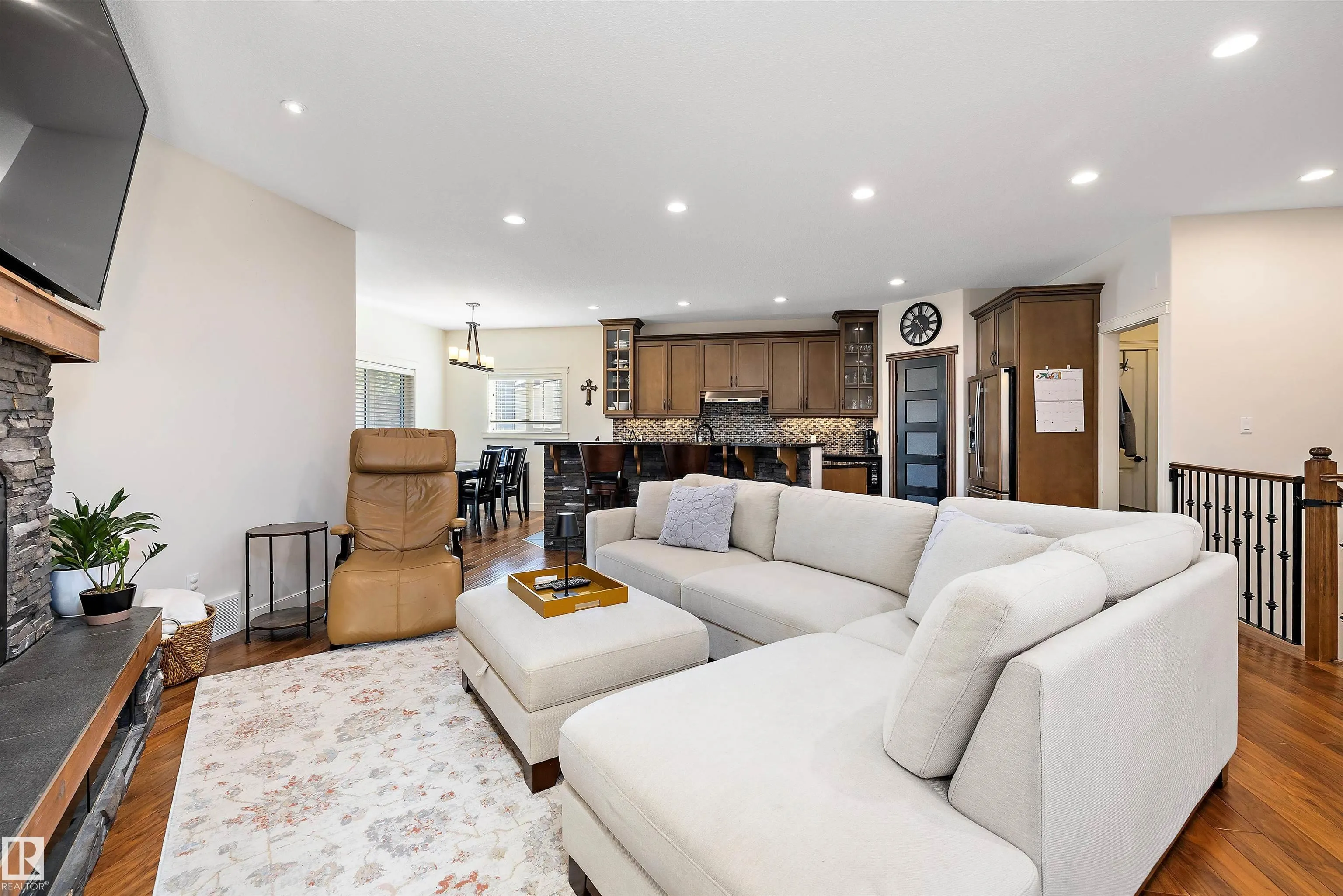 10409 98 Street