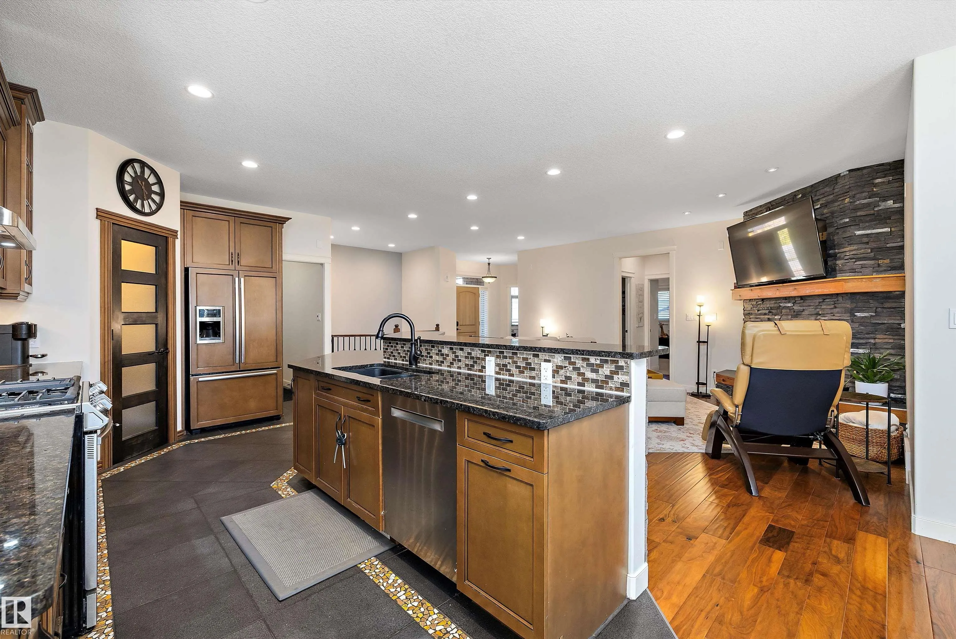 10409 98 Street