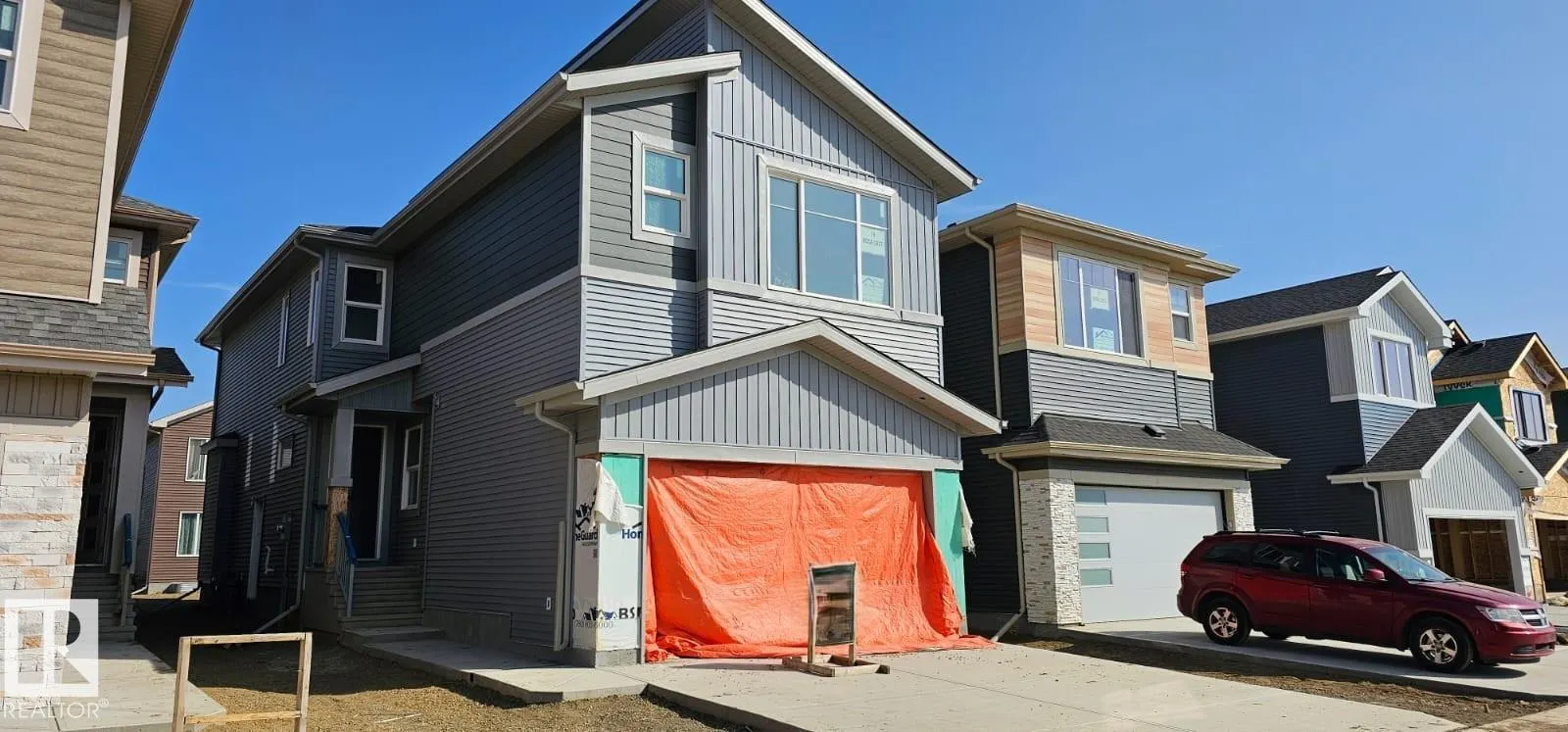 19 ROSA Crescent