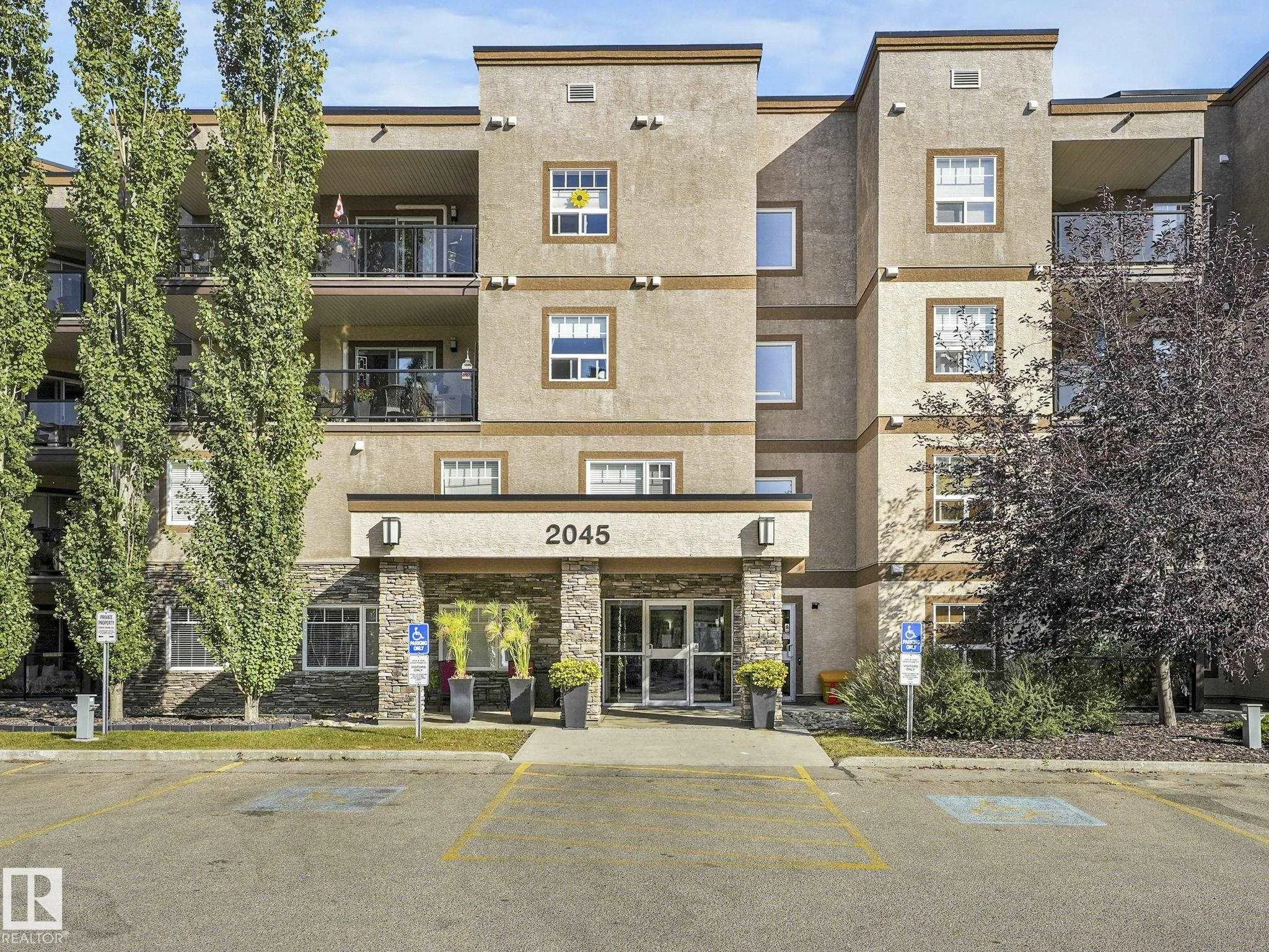 2045 GRANTHAM Court