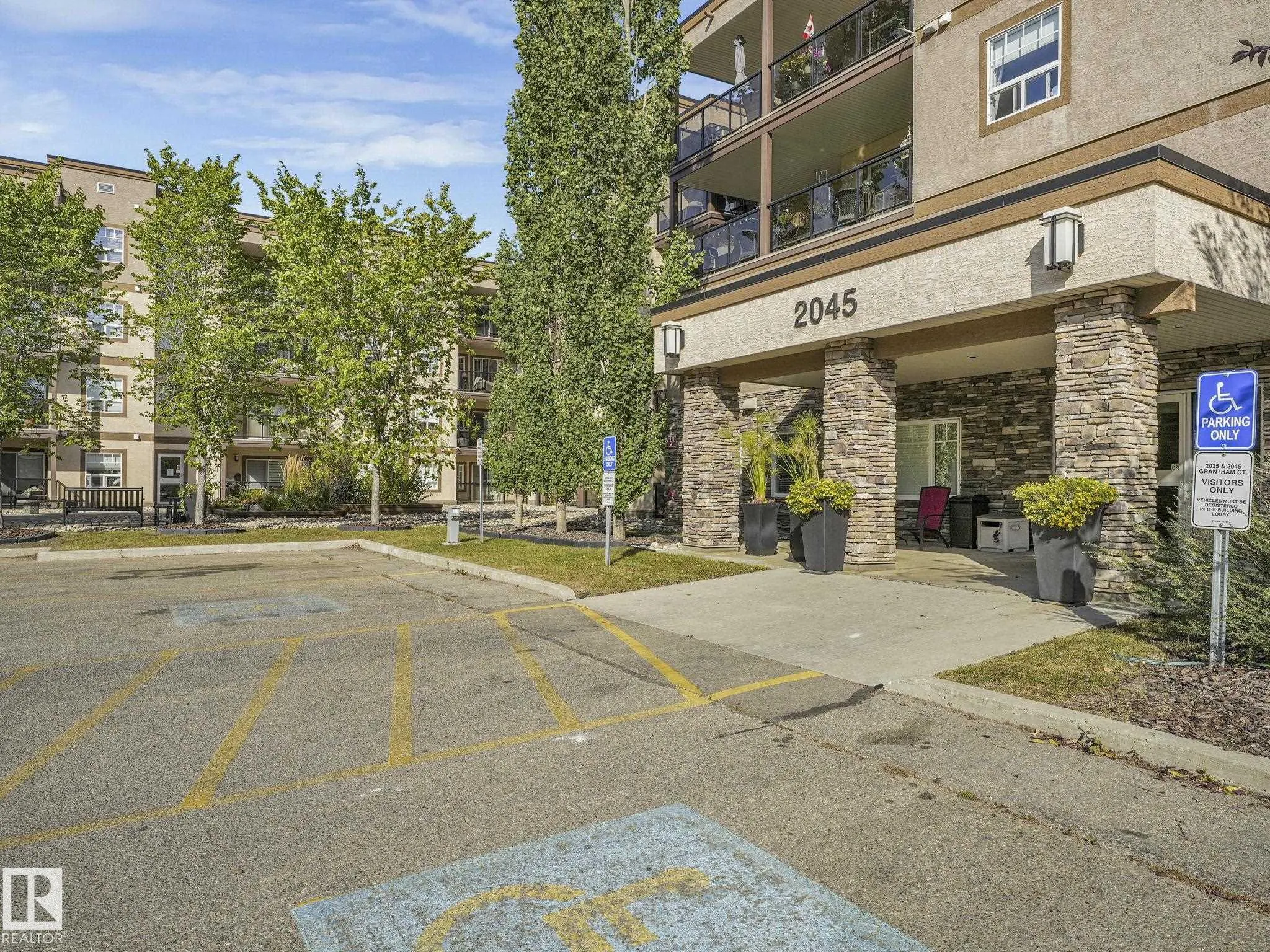 2045 GRANTHAM Court