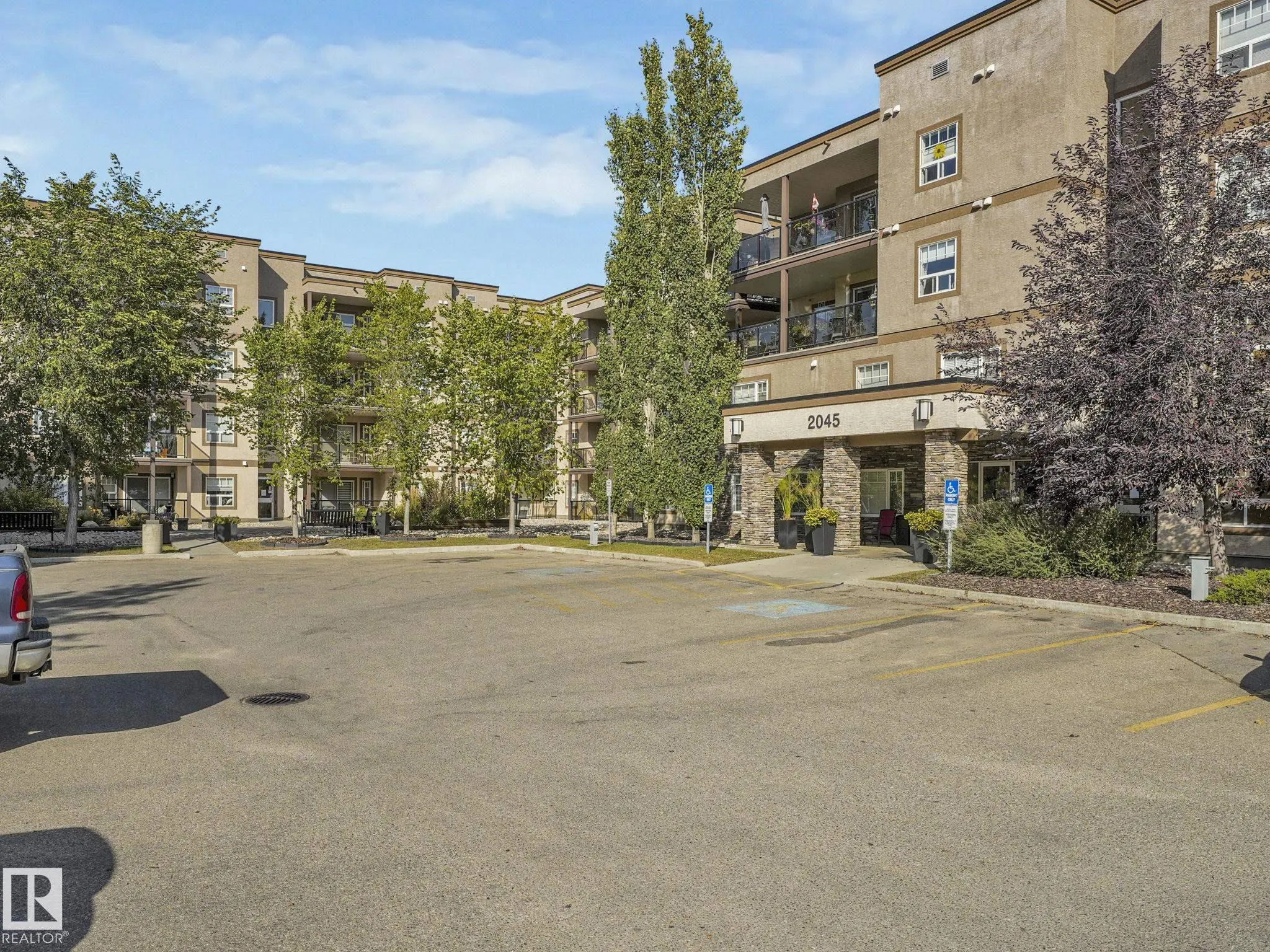 2045 GRANTHAM Court