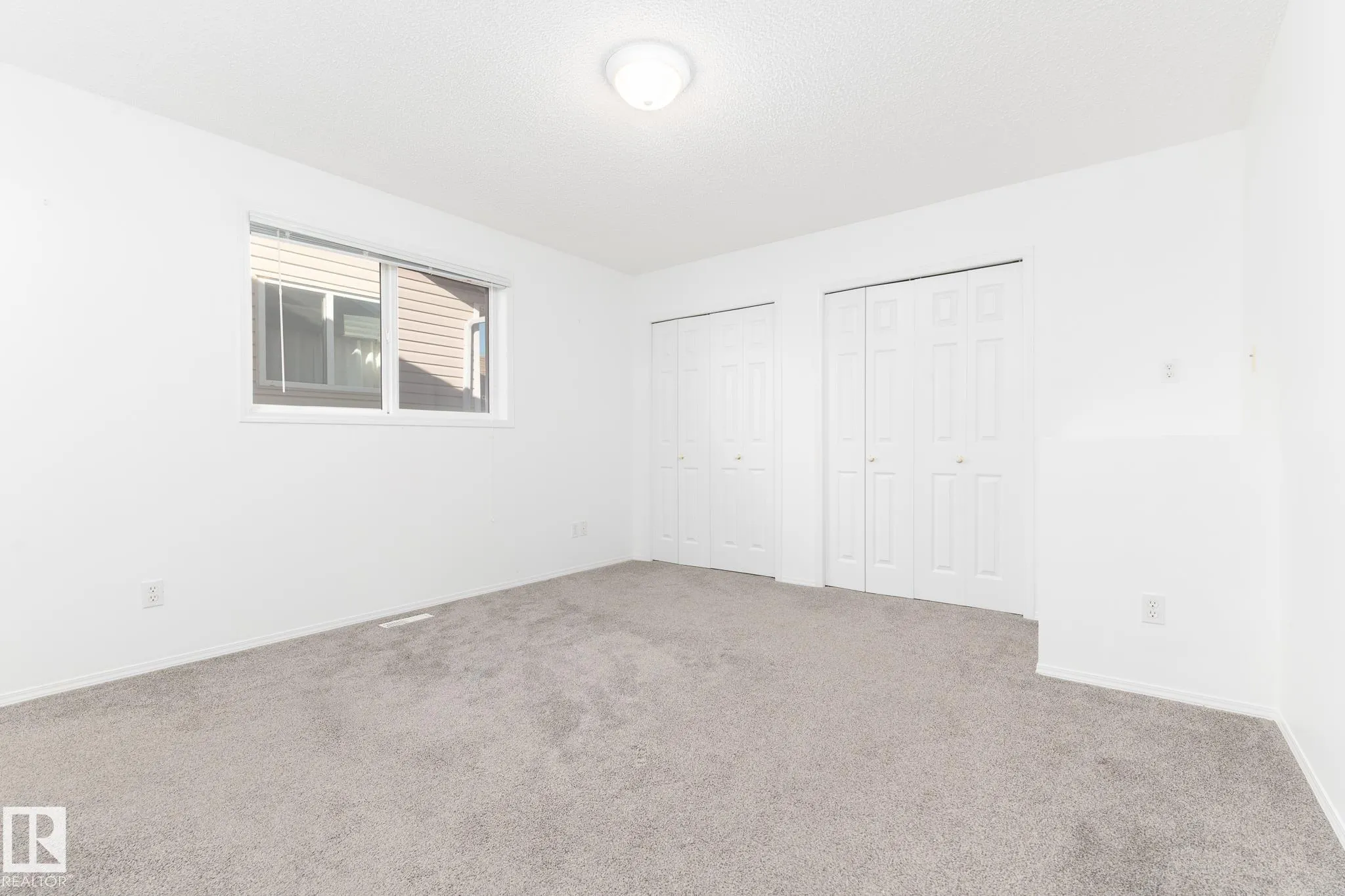 5 LANGLEY Crescent